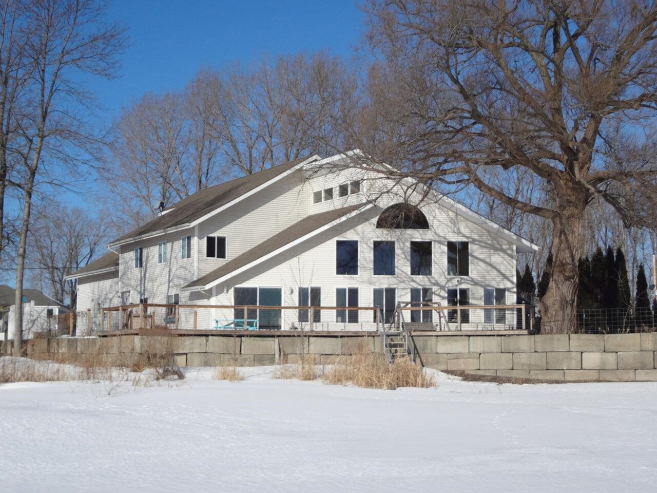 40 Sunrise Drive Property Photo