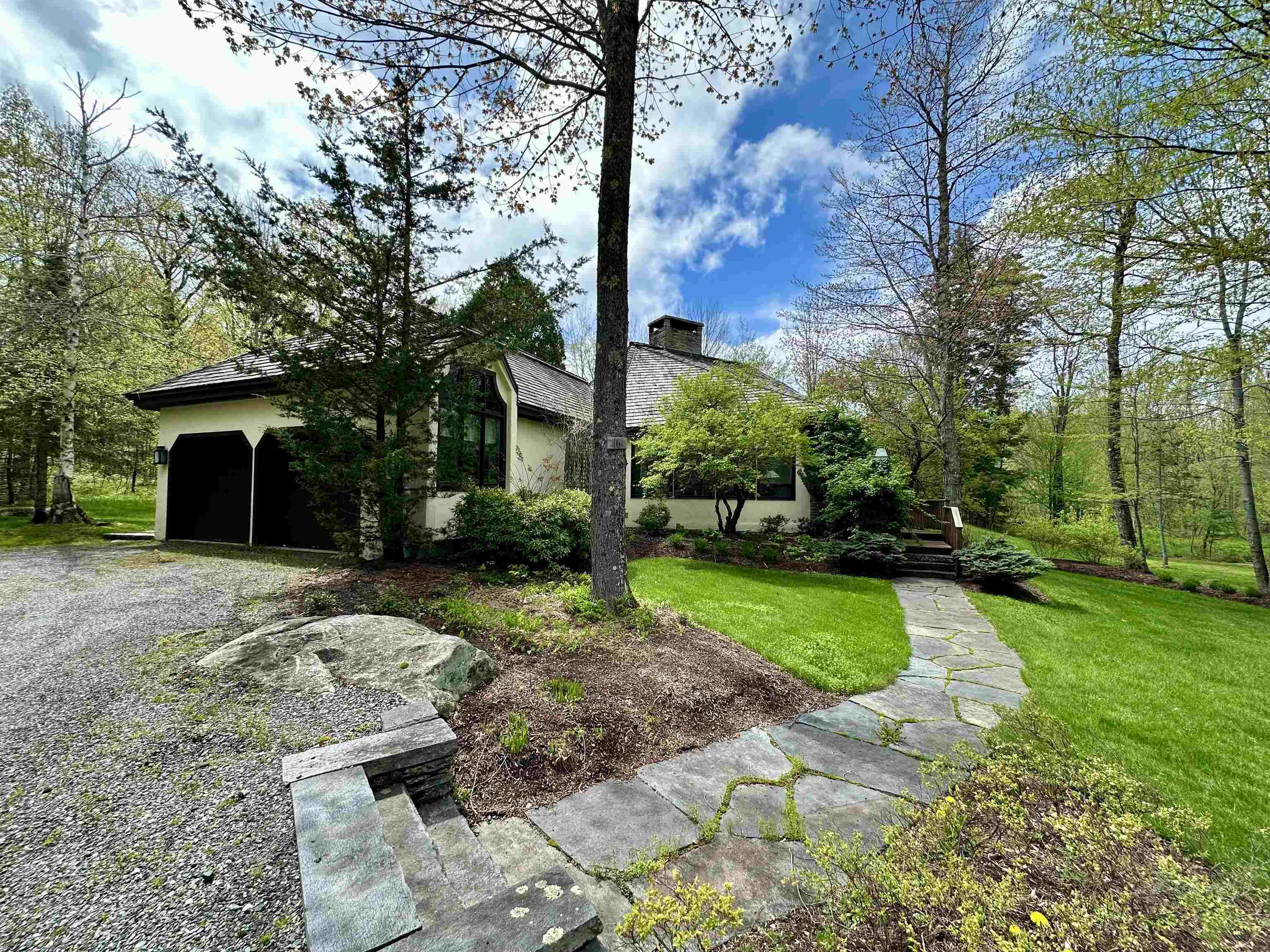 16 Spring Hill Road Property Photo 2