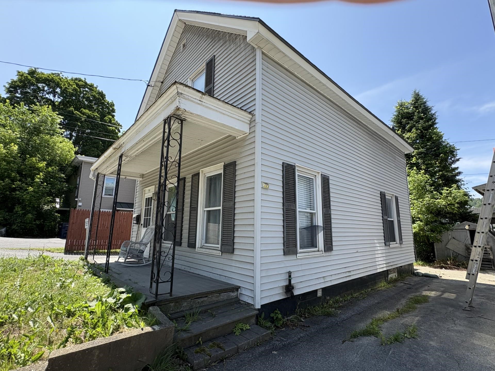 94 Seminary Street Property Photo 38