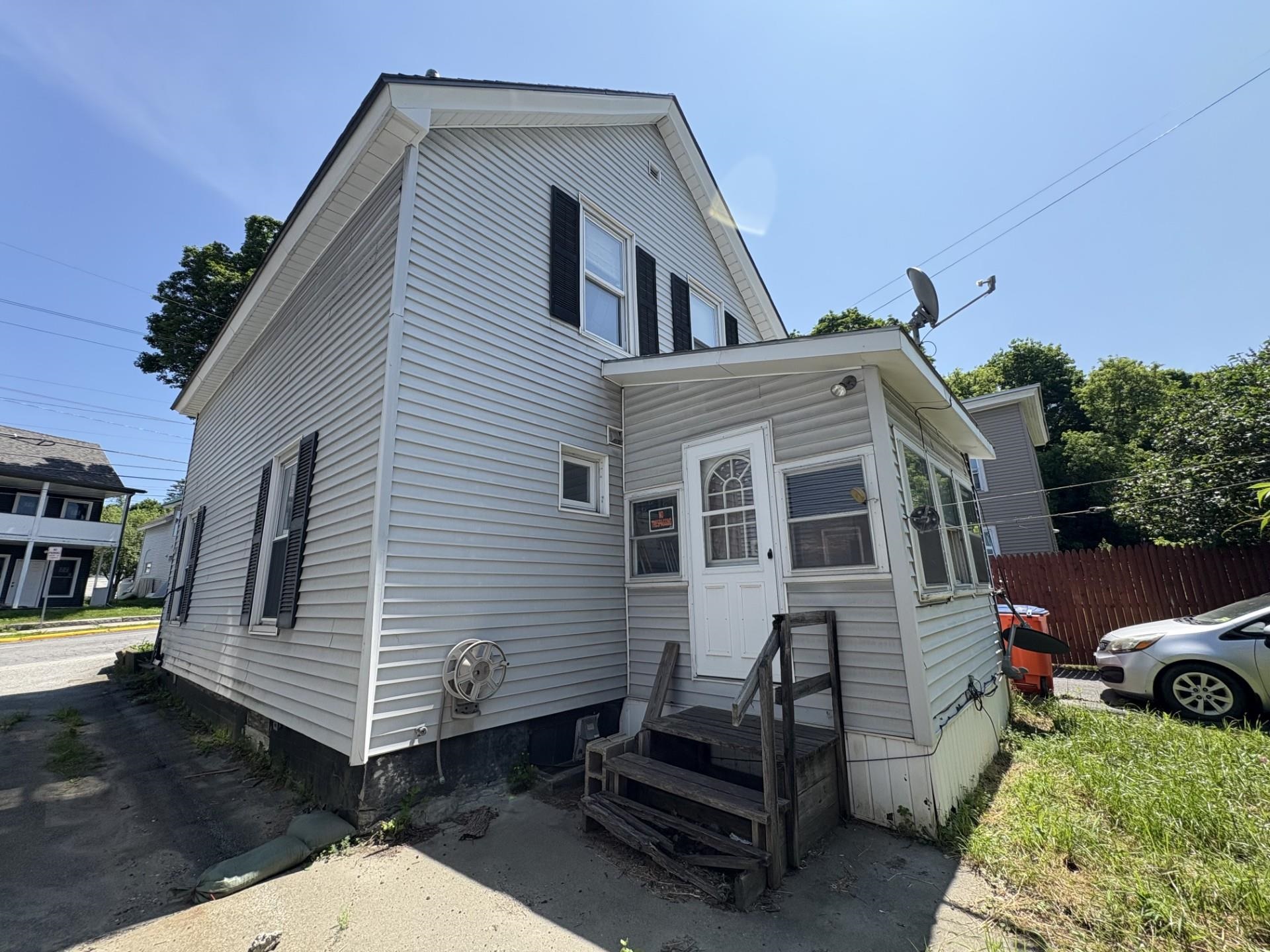 94 Seminary Street Property Photo 39