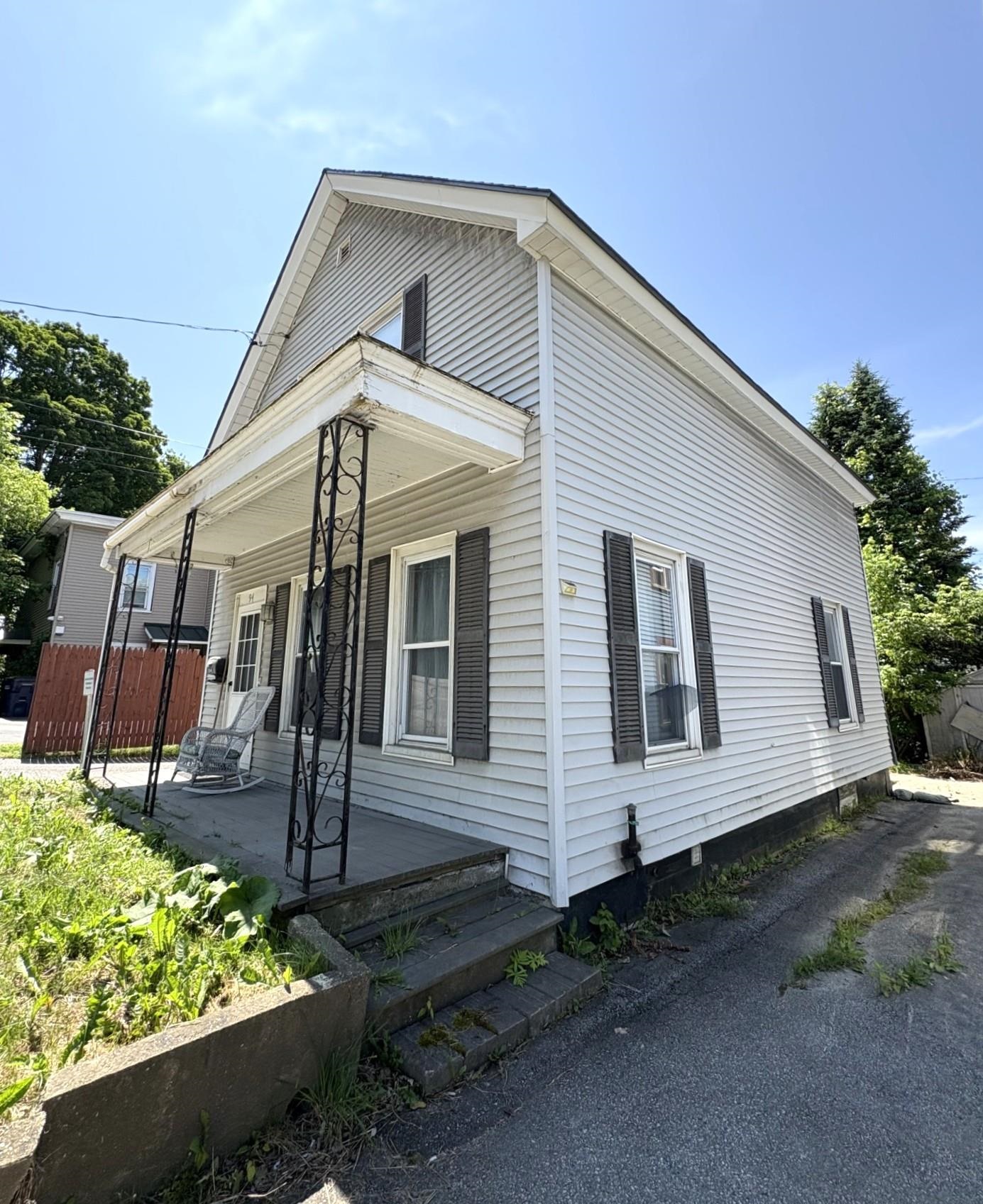 94 Seminary Street Property Photo 41