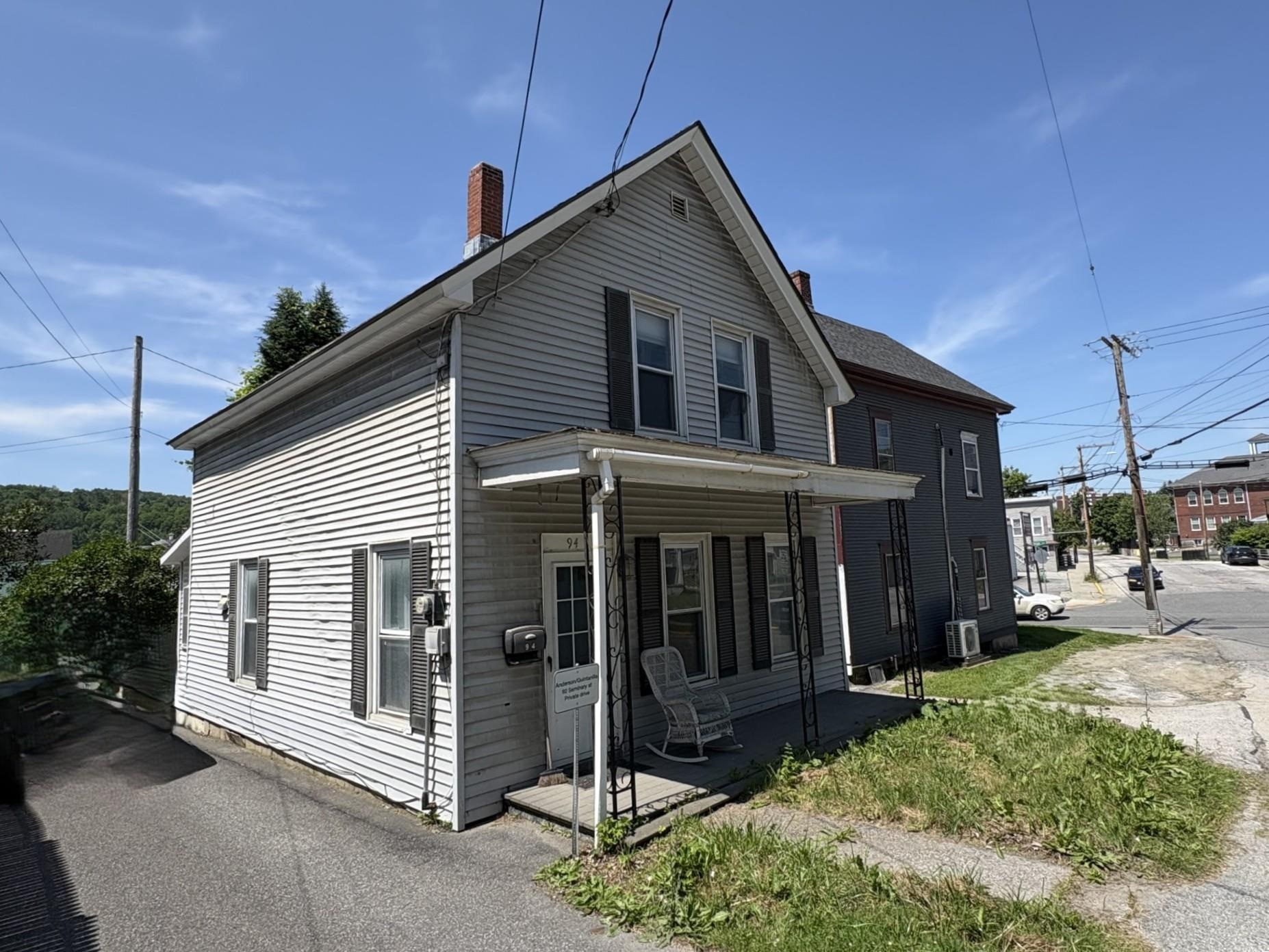 94 Seminary Street Property Photo 42