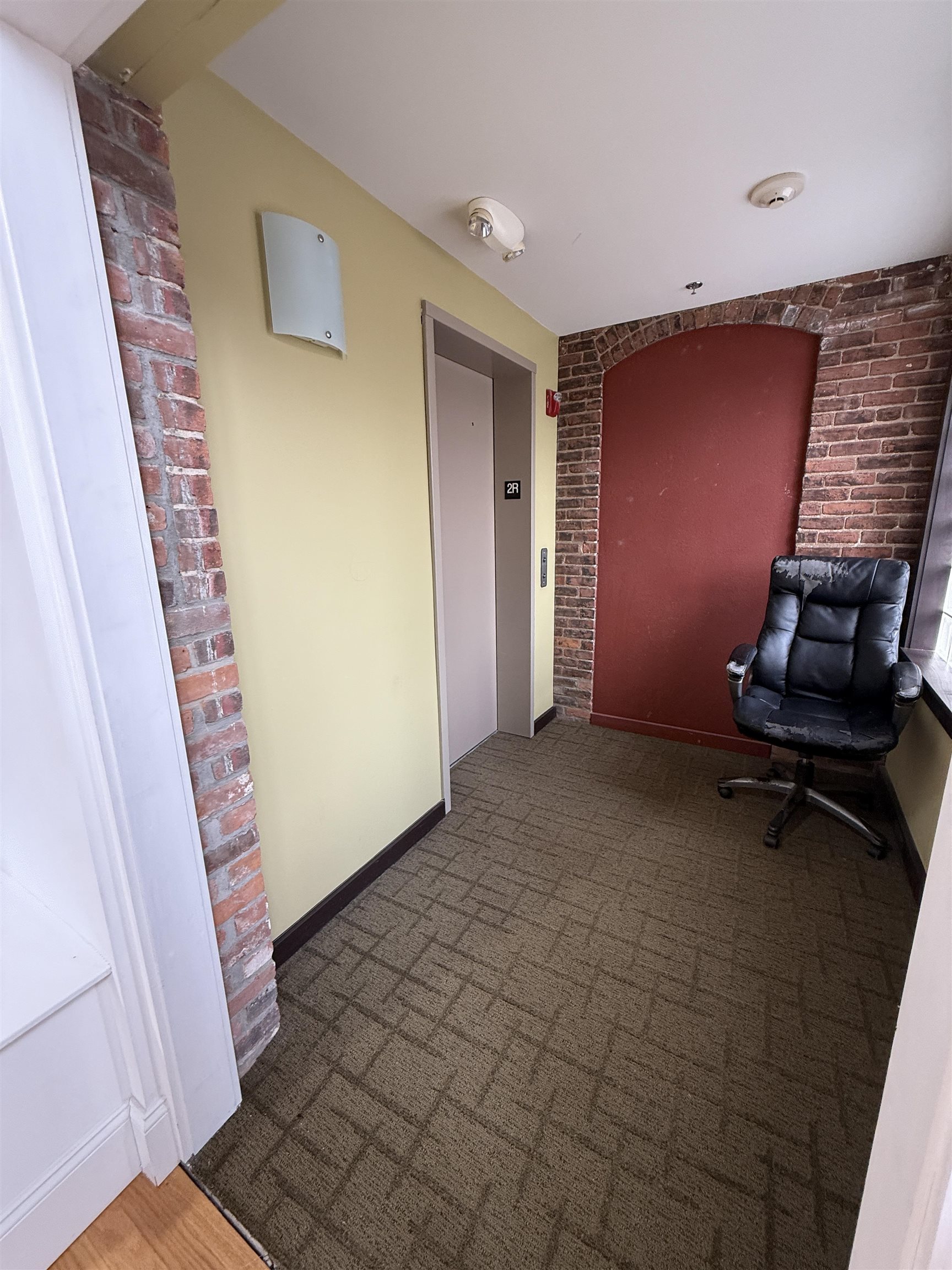 109 South Street 2nd Floor Property Photo 19