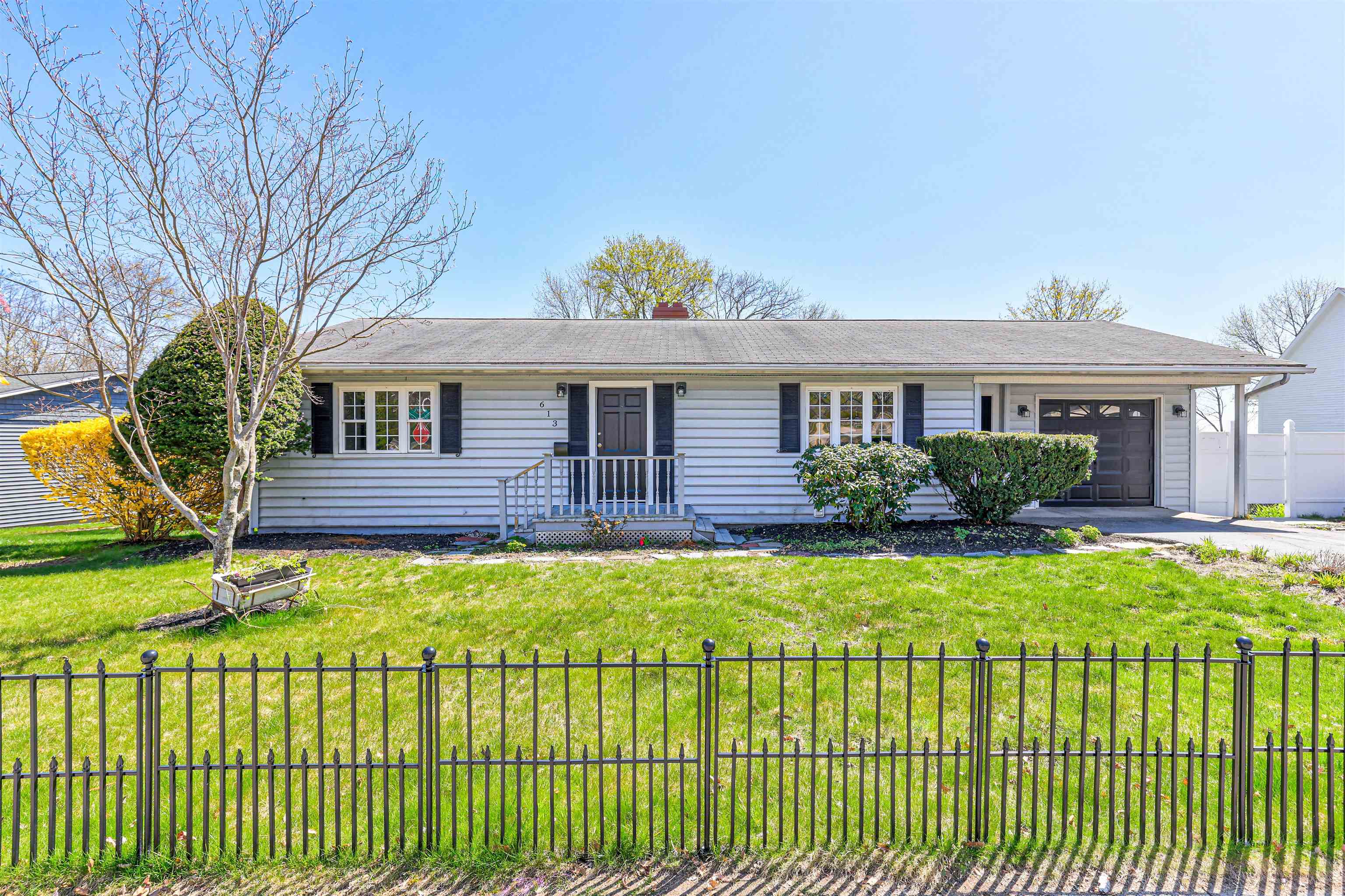 613 Merrimack Street Property Photo