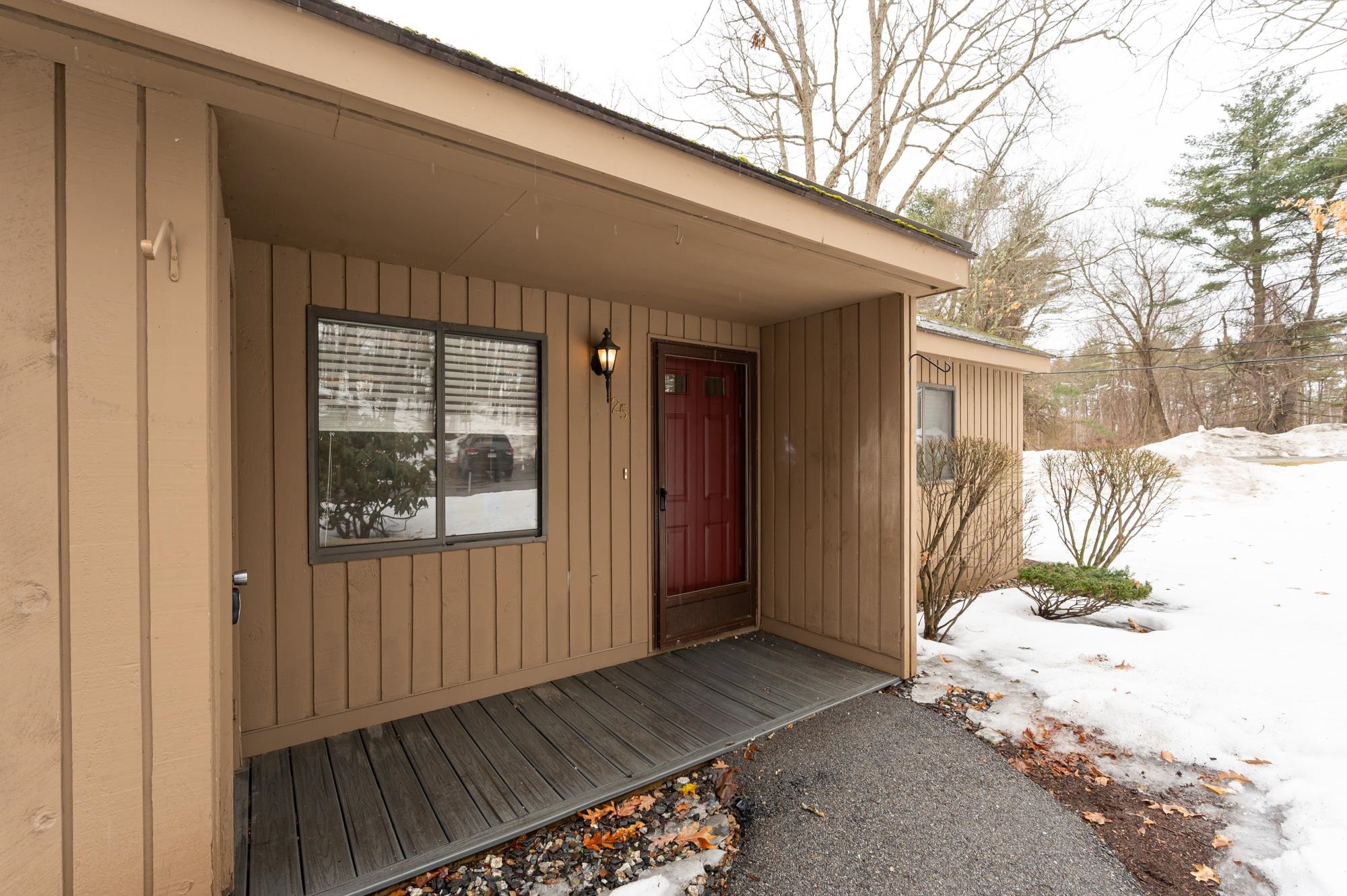 25 Essex Green Court Property Photo 3