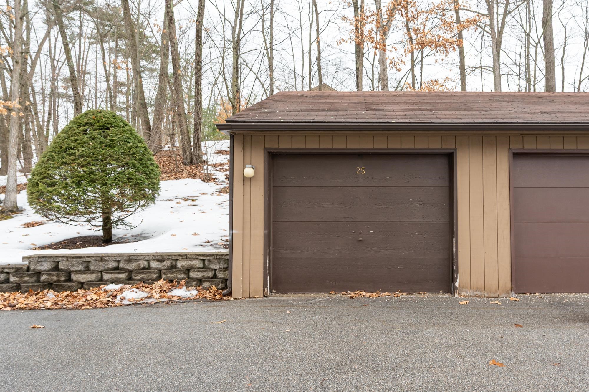 25 Essex Green Court Property Photo 6