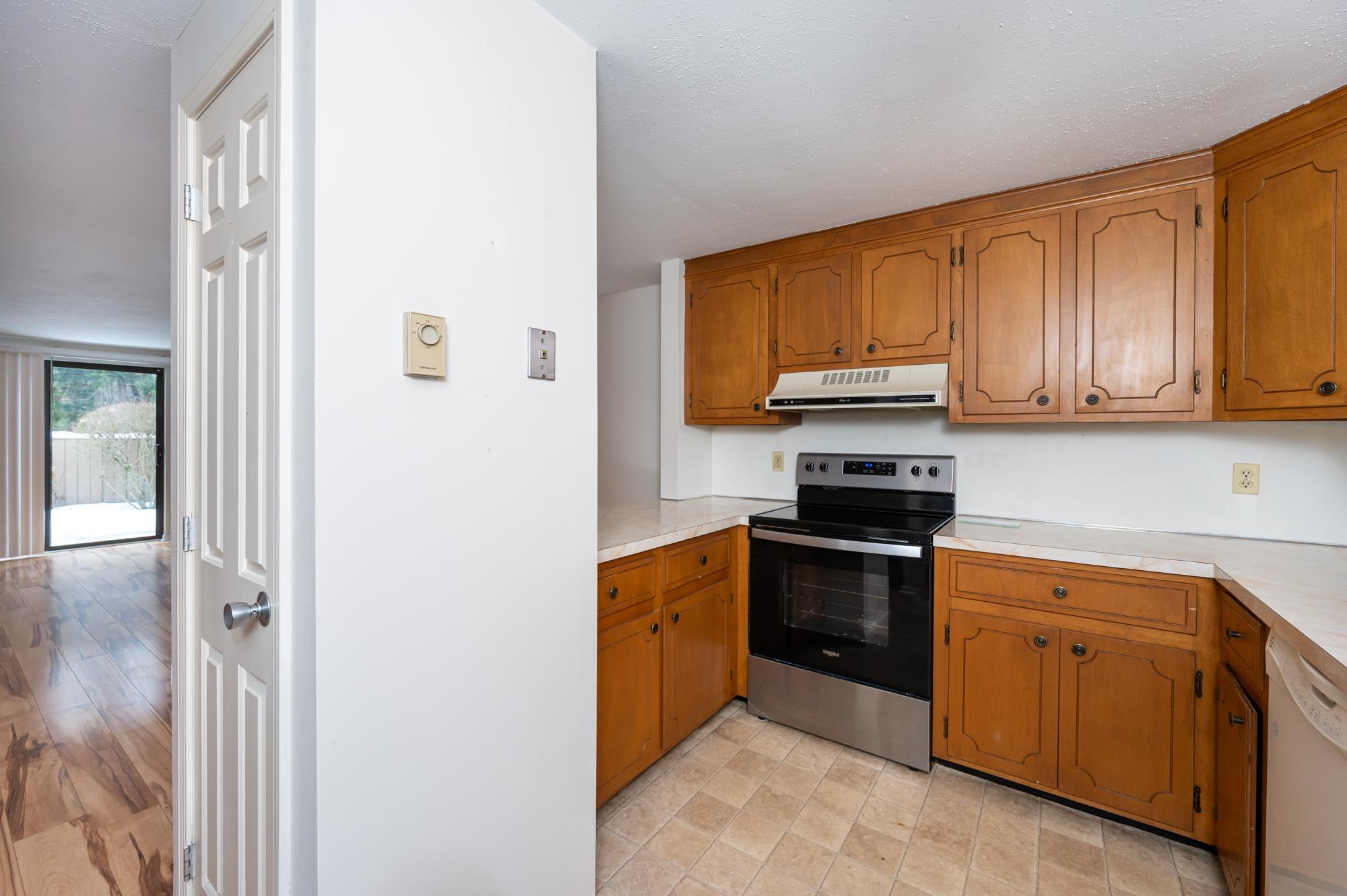 25 Essex Green Court Property Photo 9