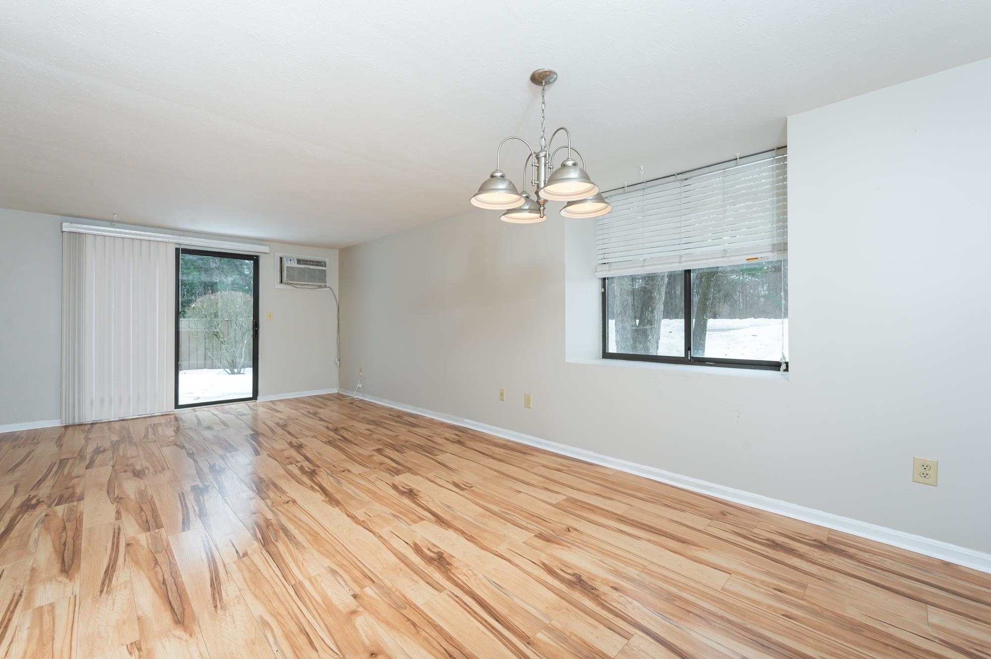 25 Essex Green Court Property Photo 13
