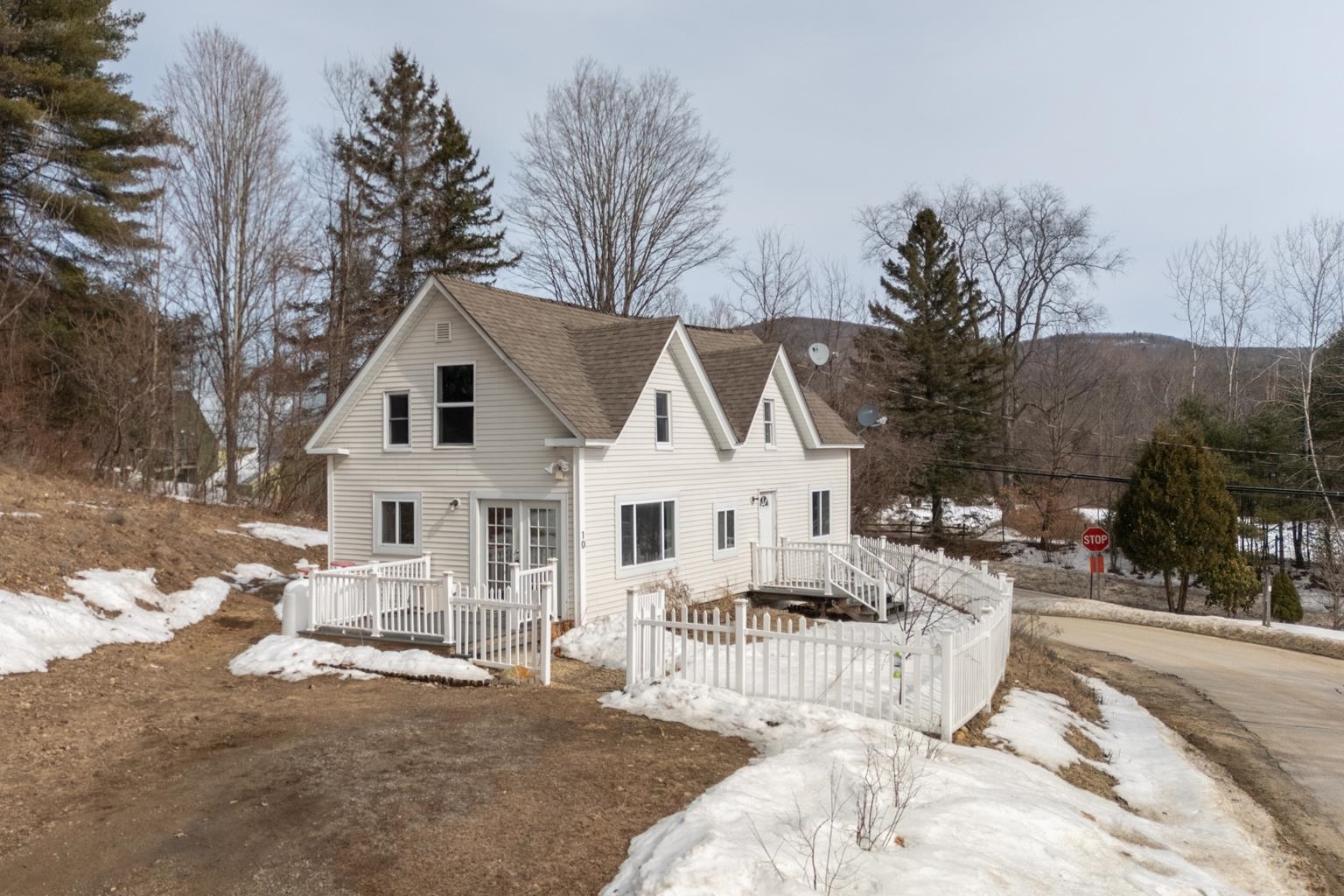 10 Cummings Hill Road Property Photo