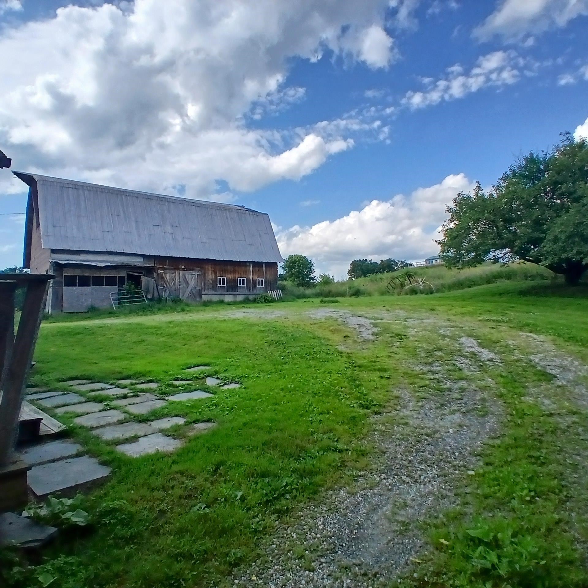852 Pollander Road Property Photo 4