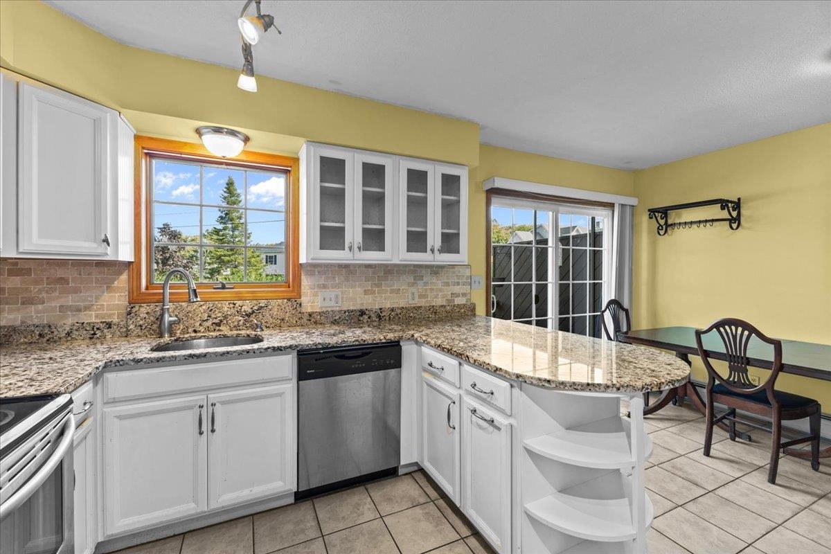 14 Howard Estates 14 Property Photo 6