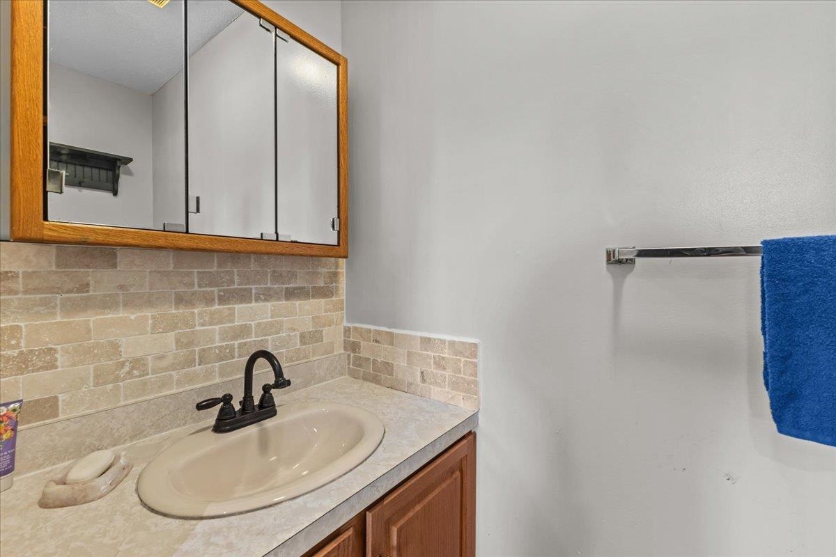 14 Howard Estates 14 Property Photo 18