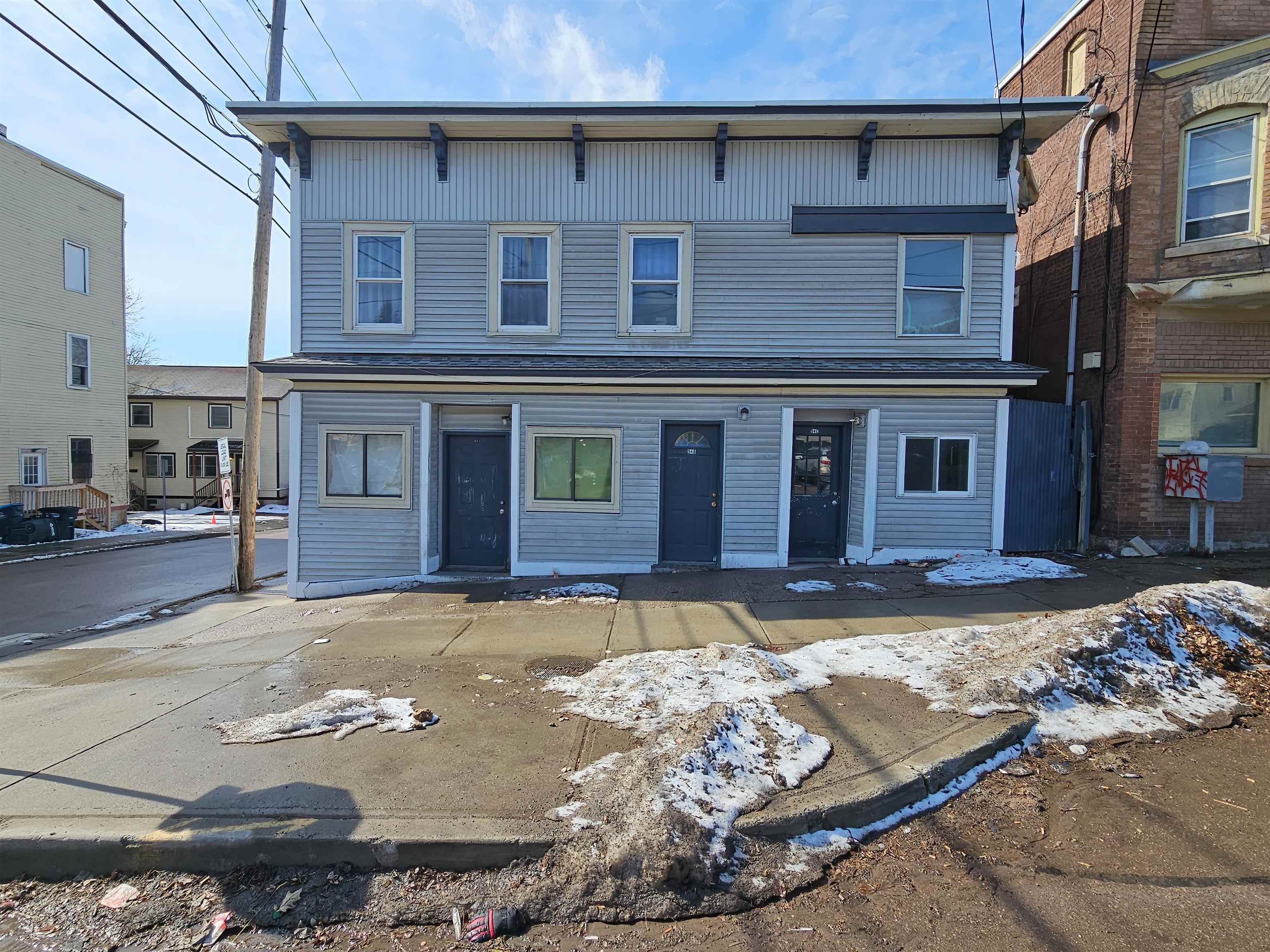 Champlain Elementary School Real Estate Listings Main Image