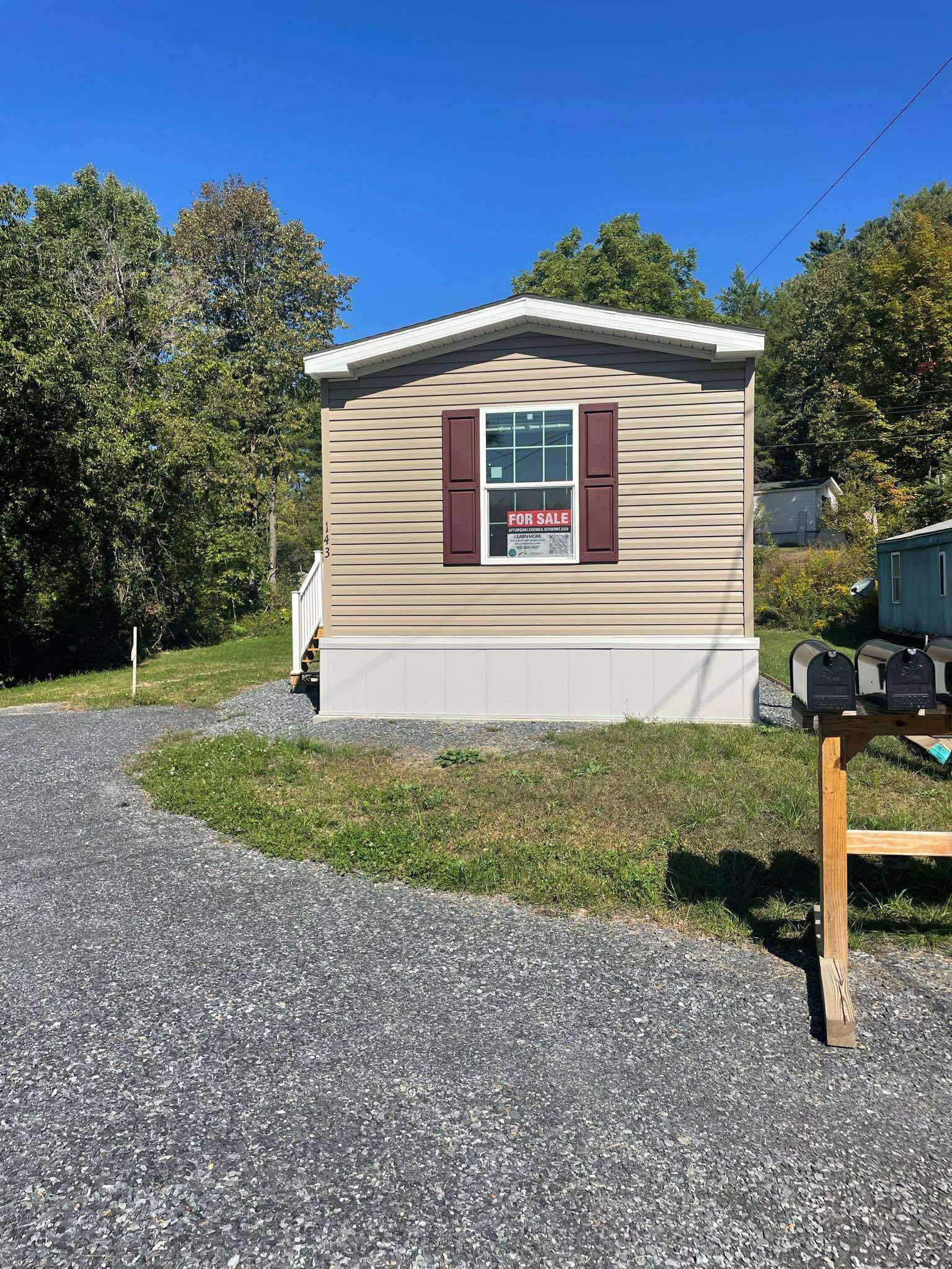 143 Oak Street Property Photo 10
