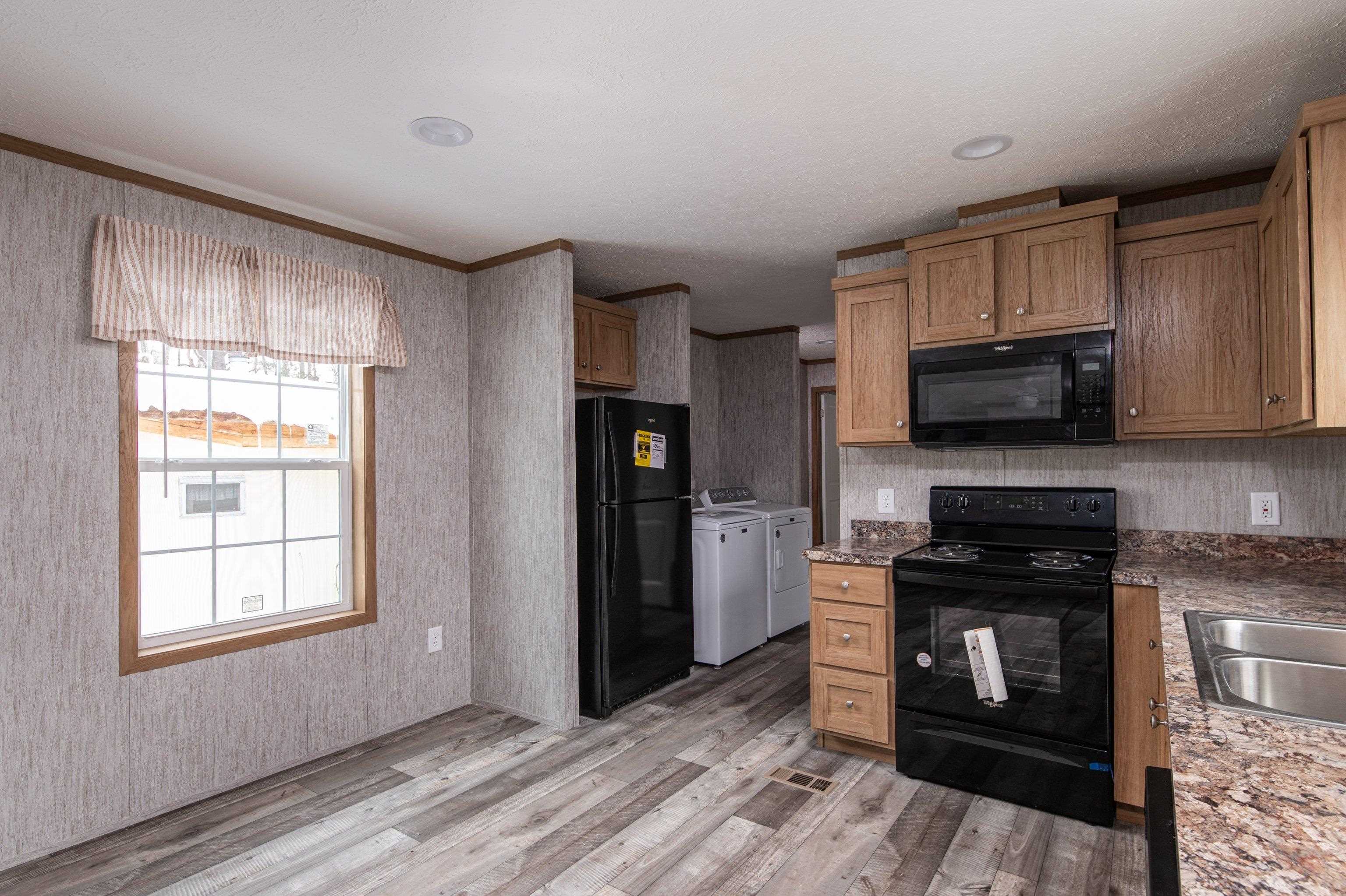 139 Oak Street Property Photo 2