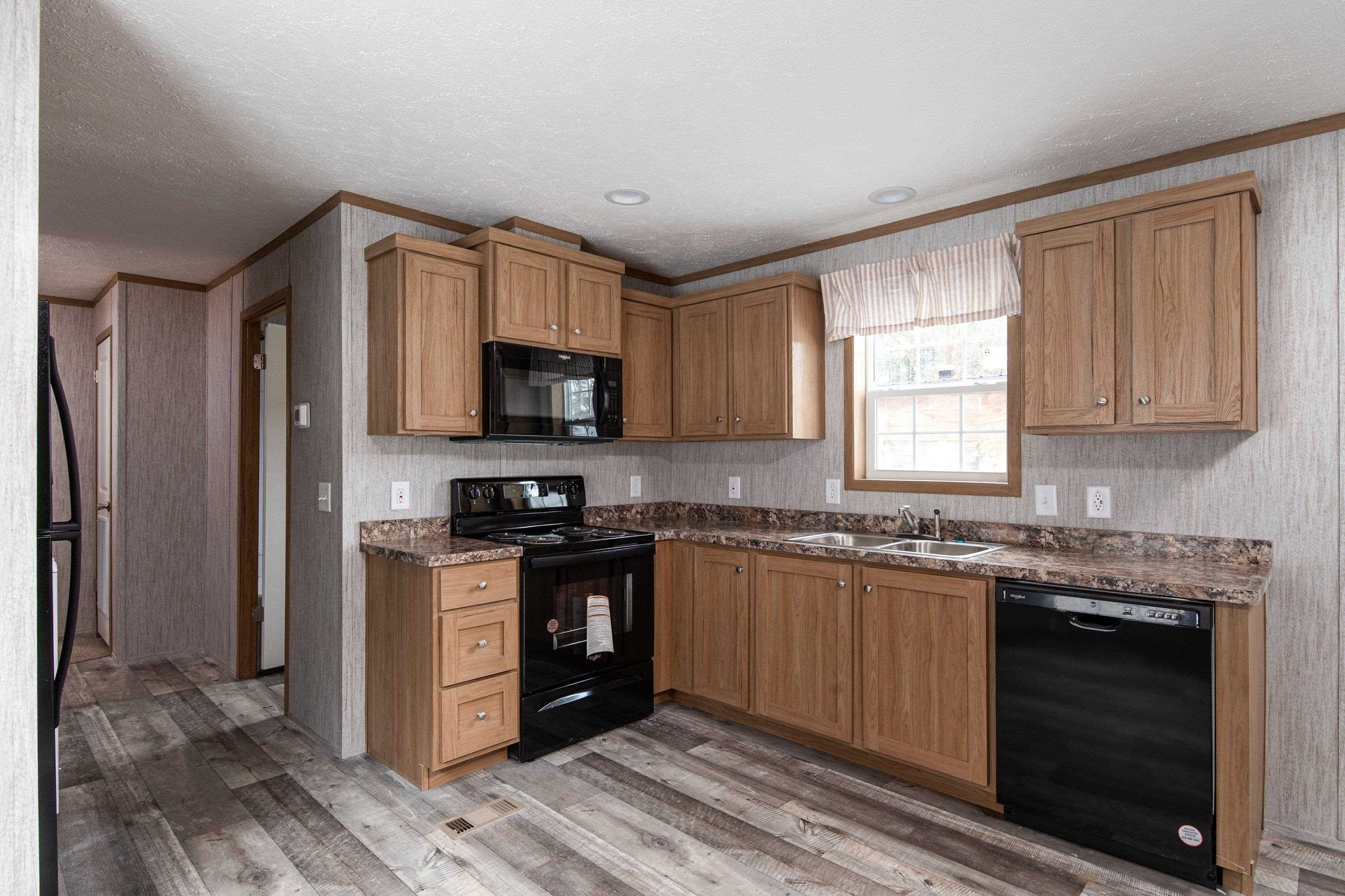 135 Oak Street Property Photo 1
