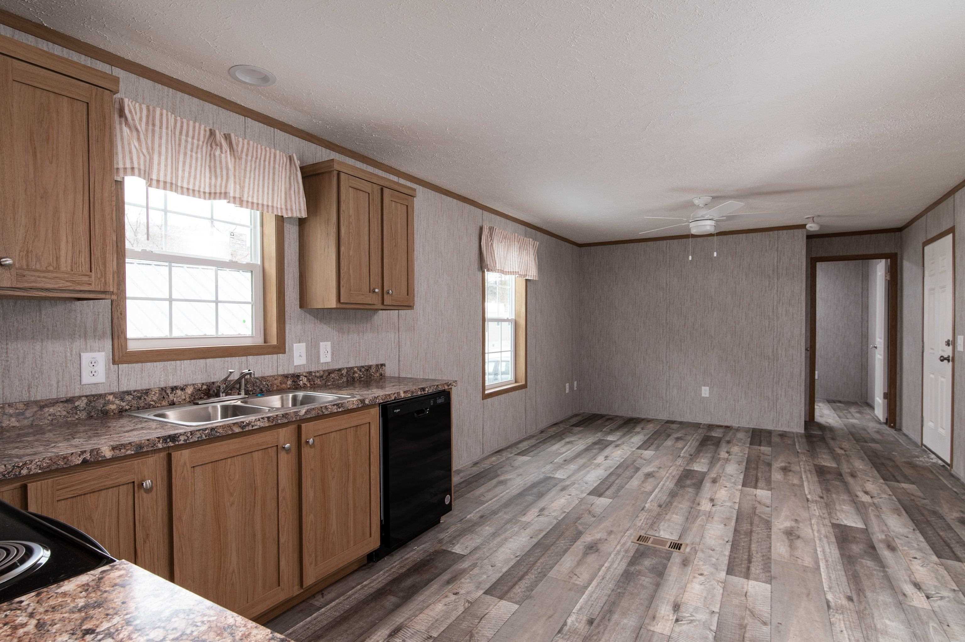 135 Oak Street Property Photo 6