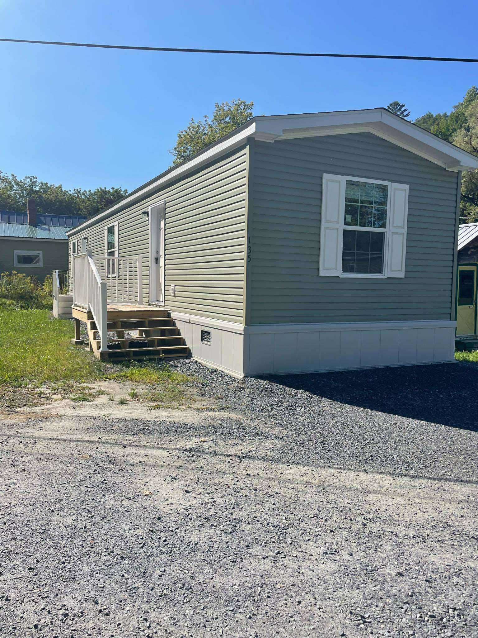 135 Oak Street Property Photo 8