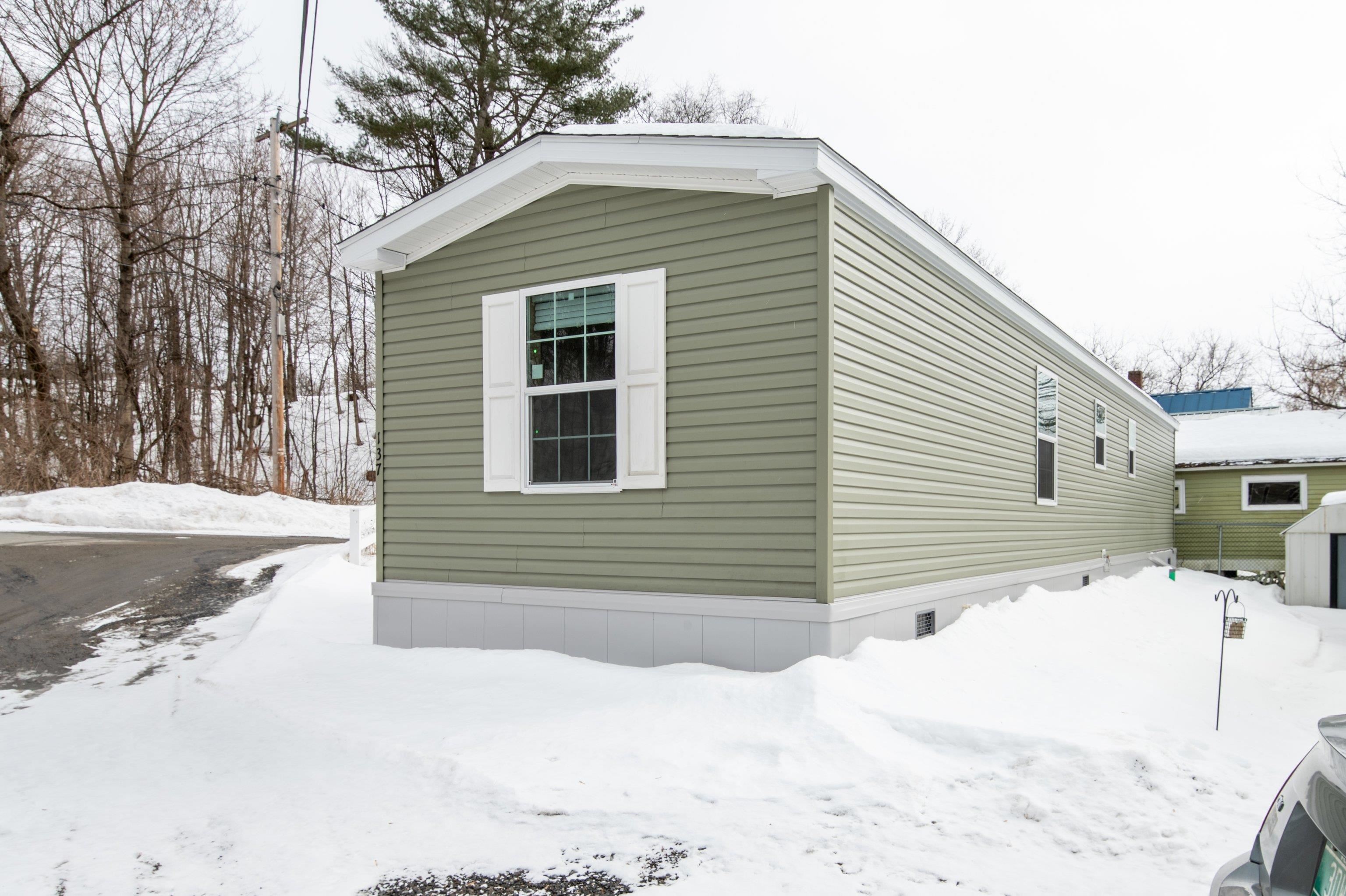 137 Oak Street Property Photo