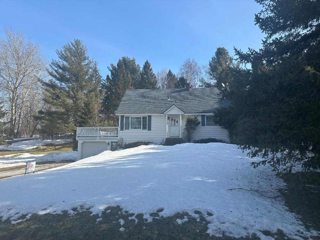 71 W Cobble Hill Road Property Photo