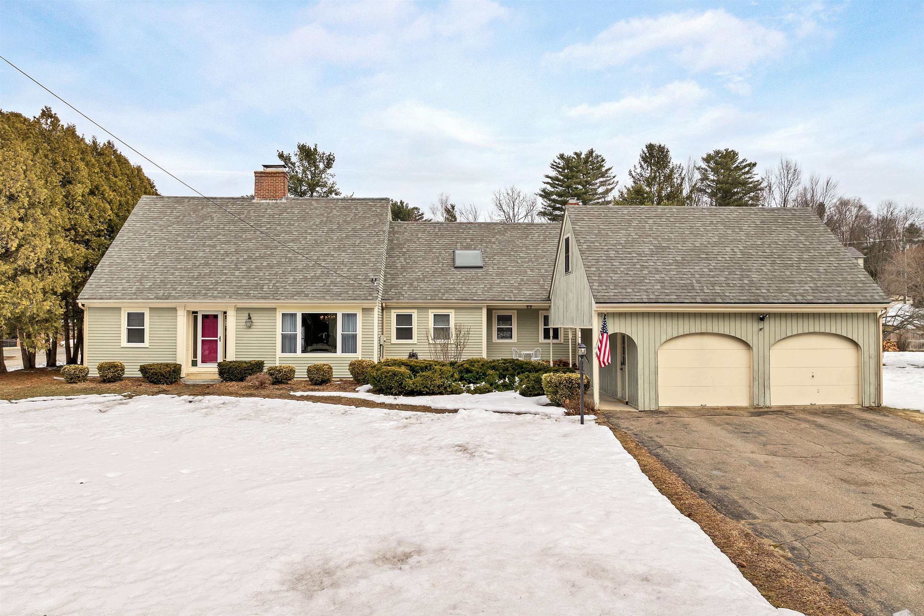 331 Shore Drive Property Photo