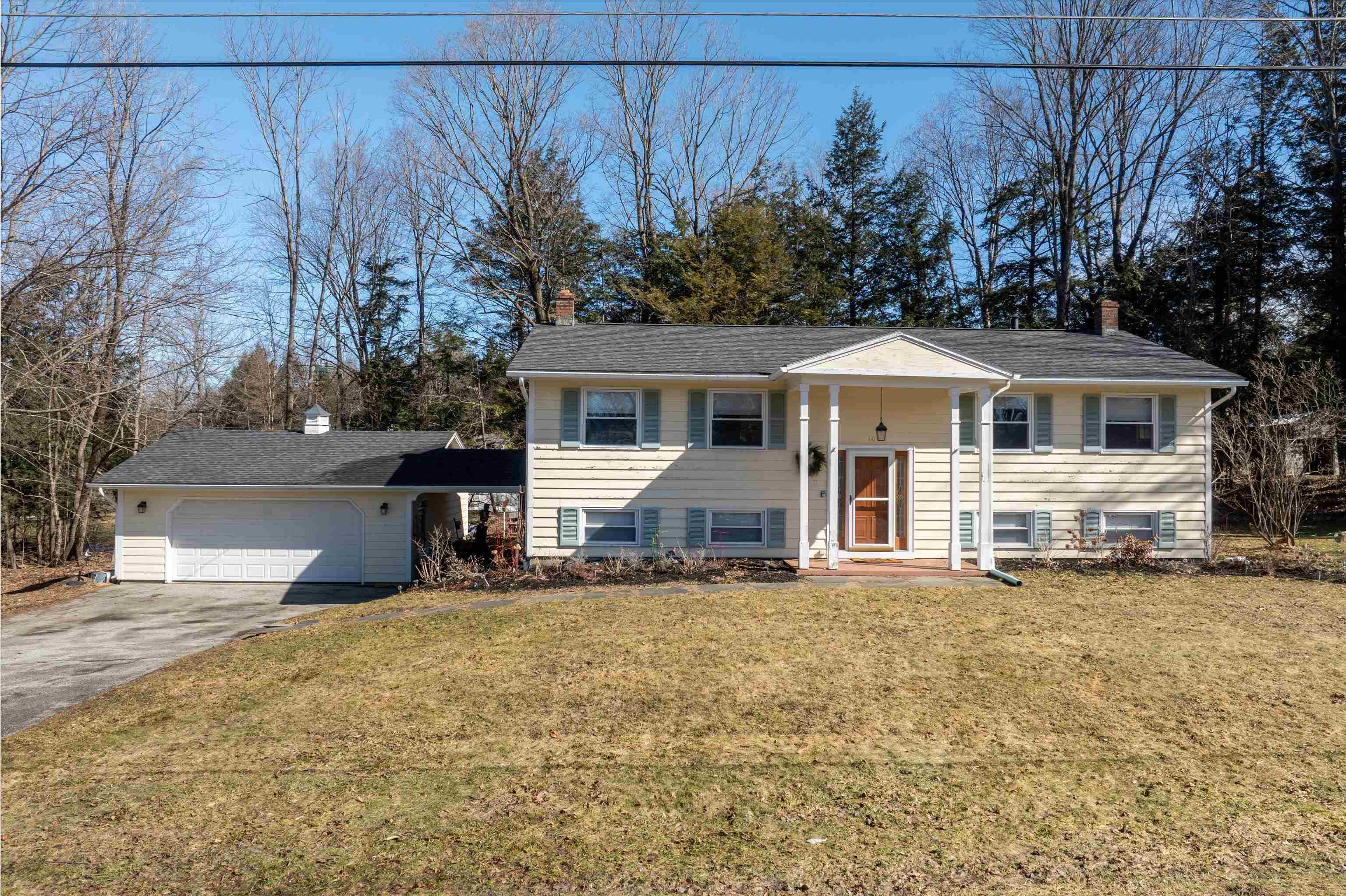 10 Spruce Lane Property Photo