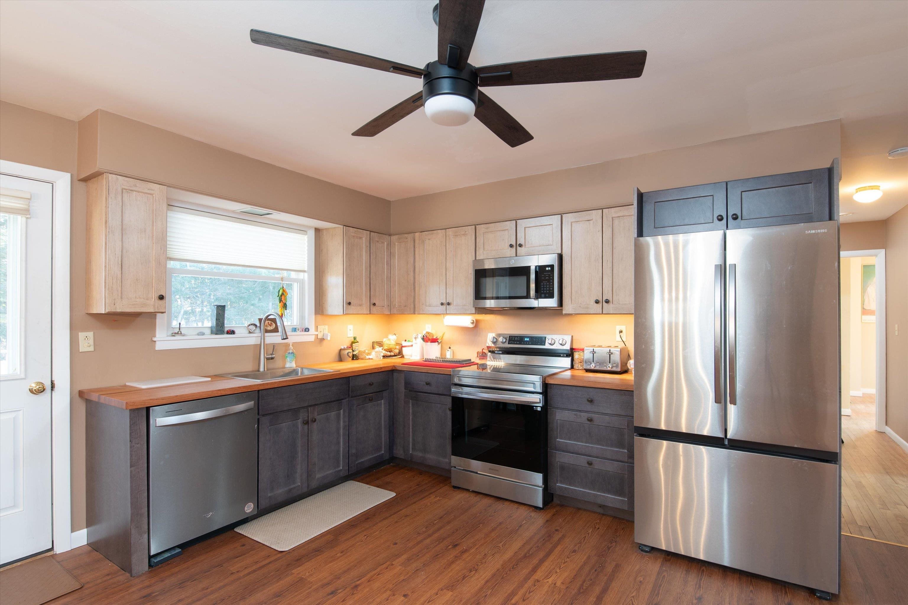 10 Spruce Lane Property Photo 6