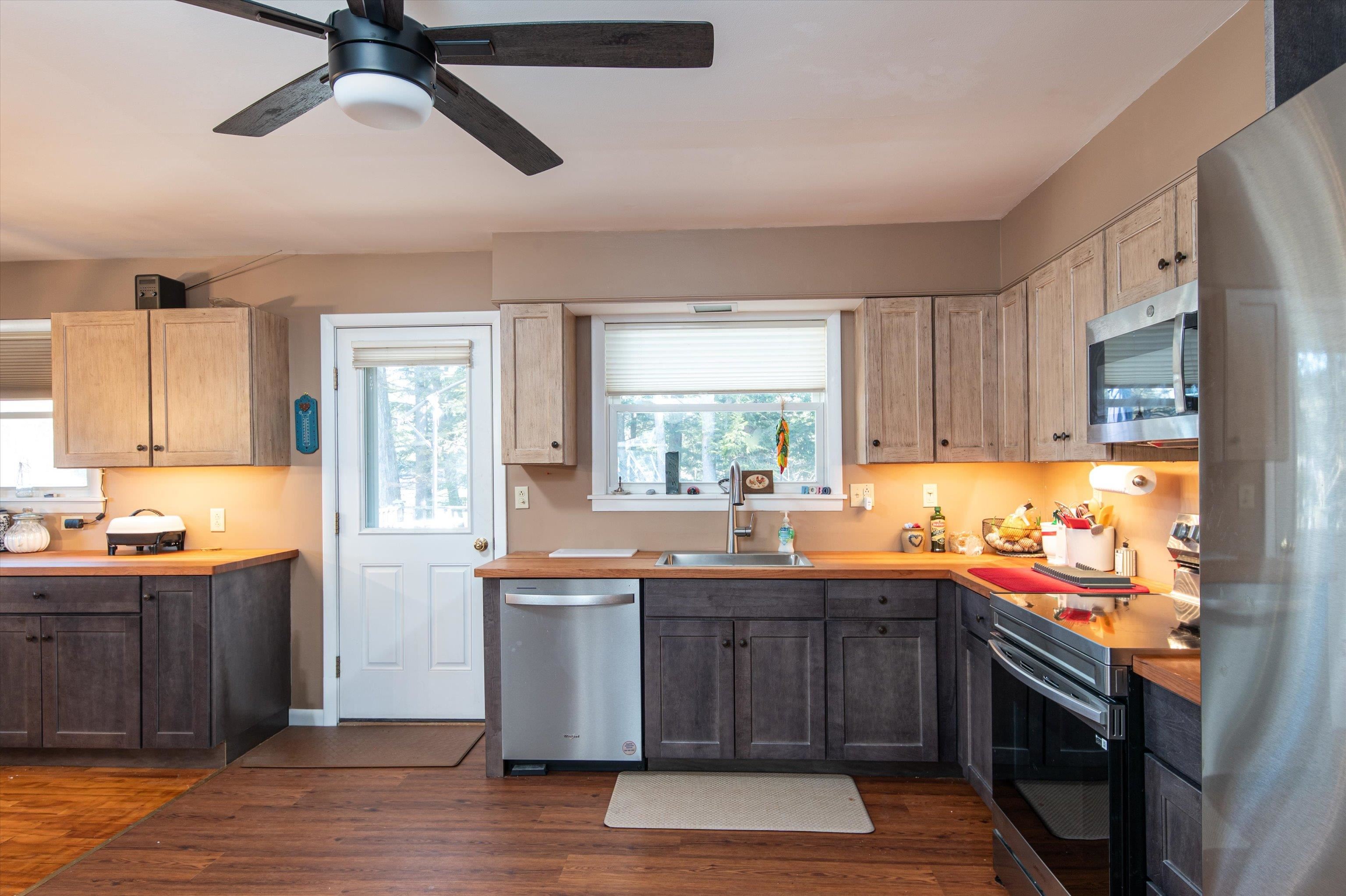 10 Spruce Lane Property Photo 7