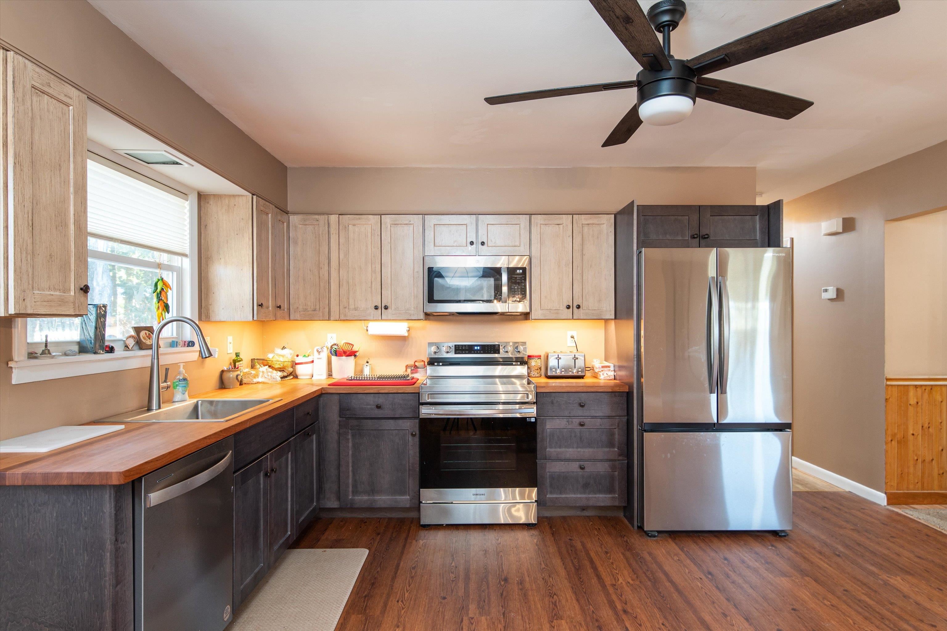 10 Spruce Lane Property Photo 8