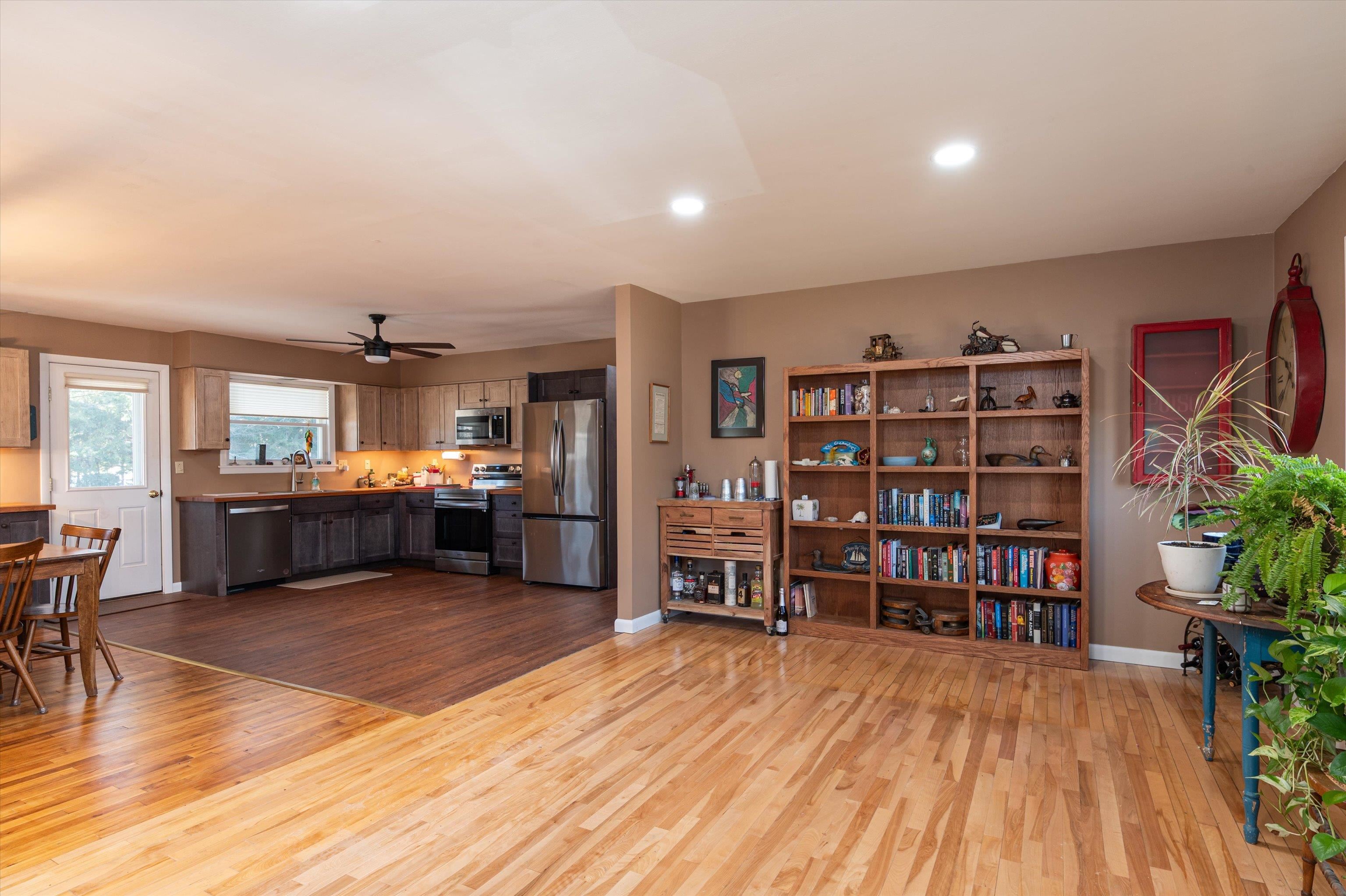 10 Spruce Lane Property Photo 11