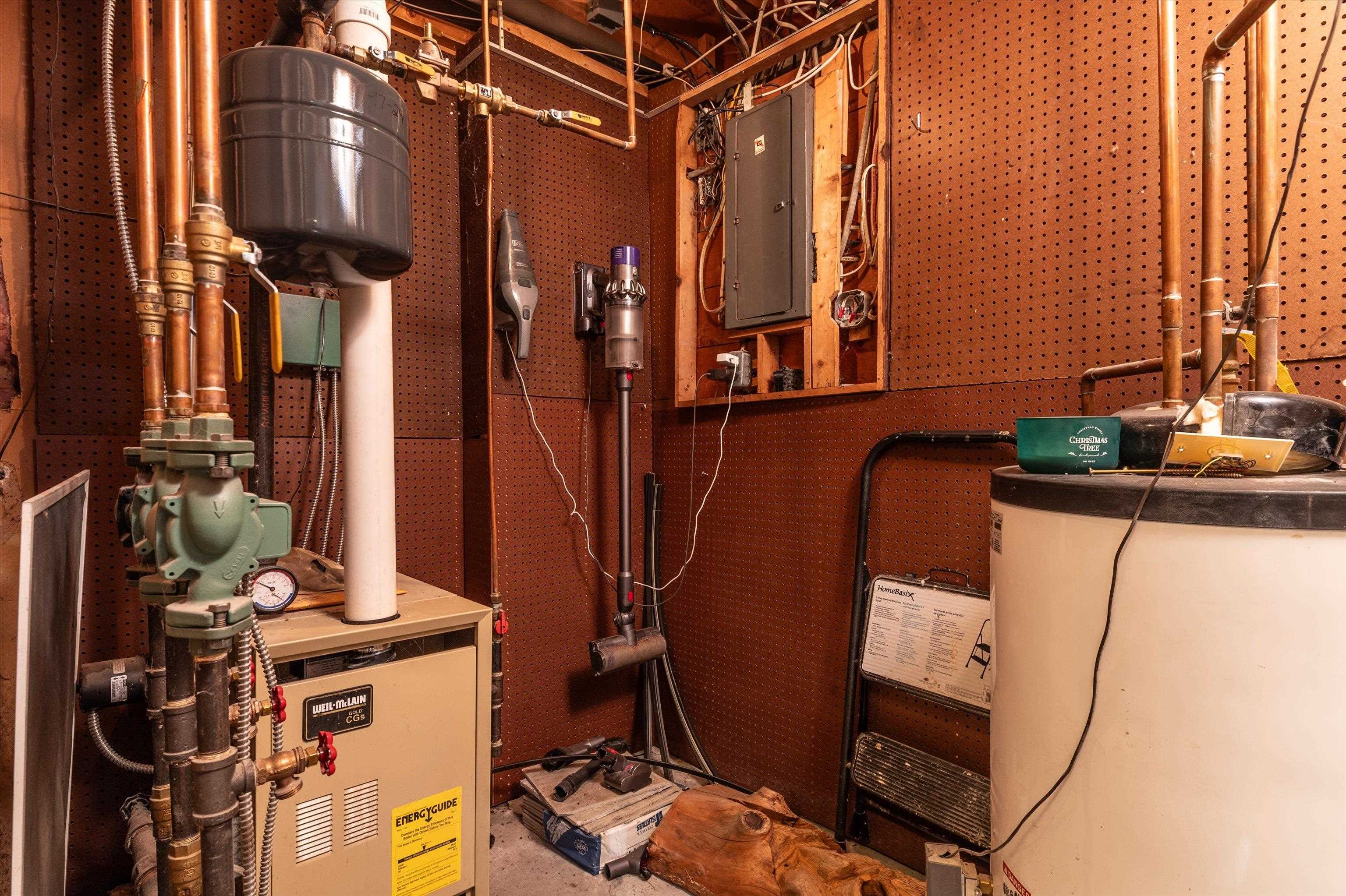 10 Spruce Lane Property Photo 34