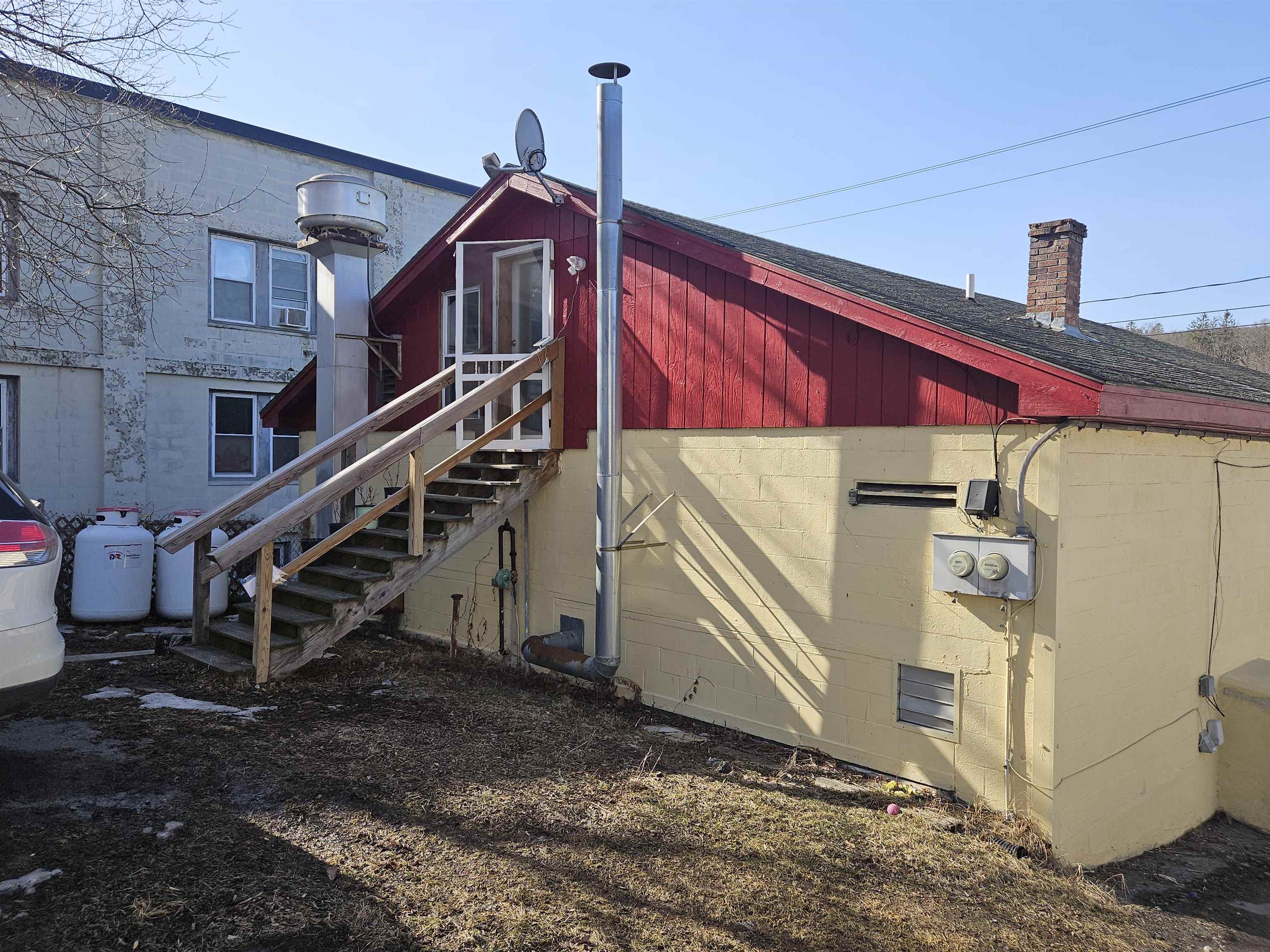 16 N Main Street Property Photo 5