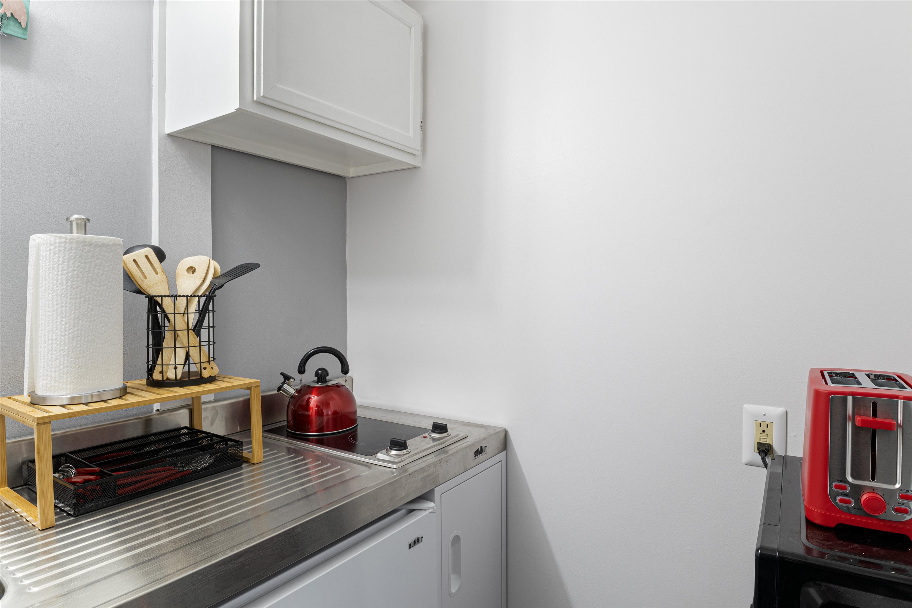 933 Ocean Boulevard Property Photo 8