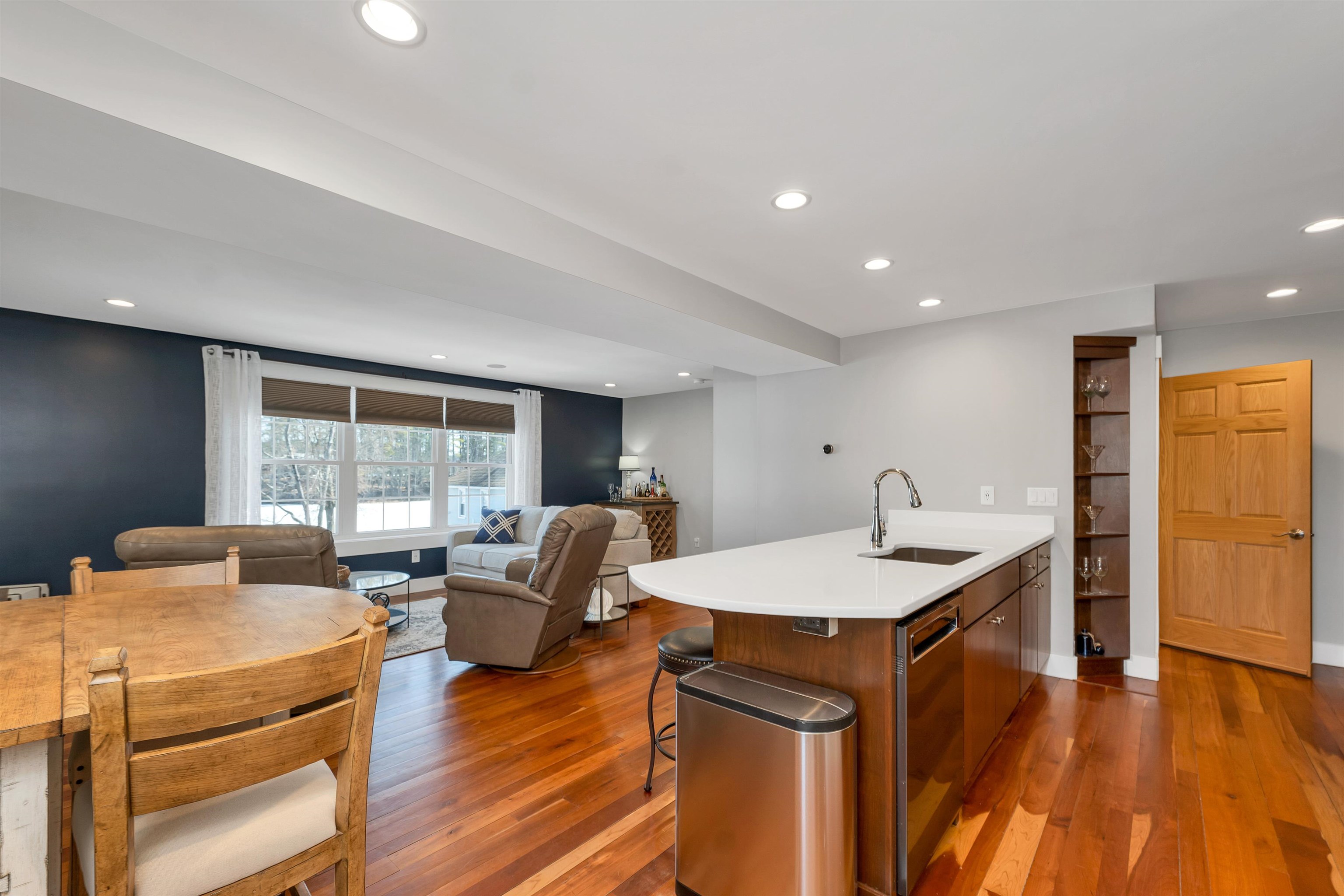 48 Broadway Property Photo 2