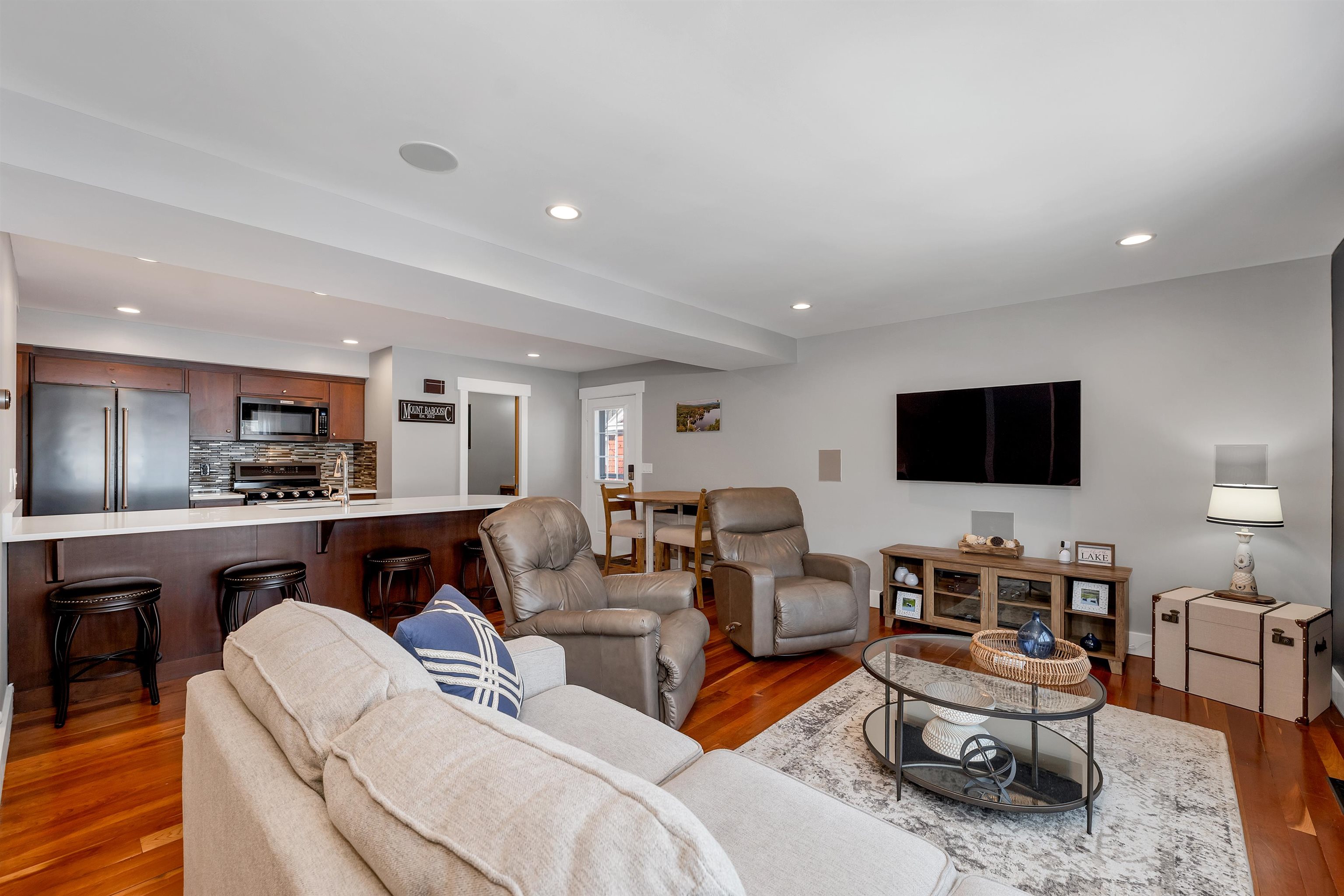 48 Broadway Property Photo 7