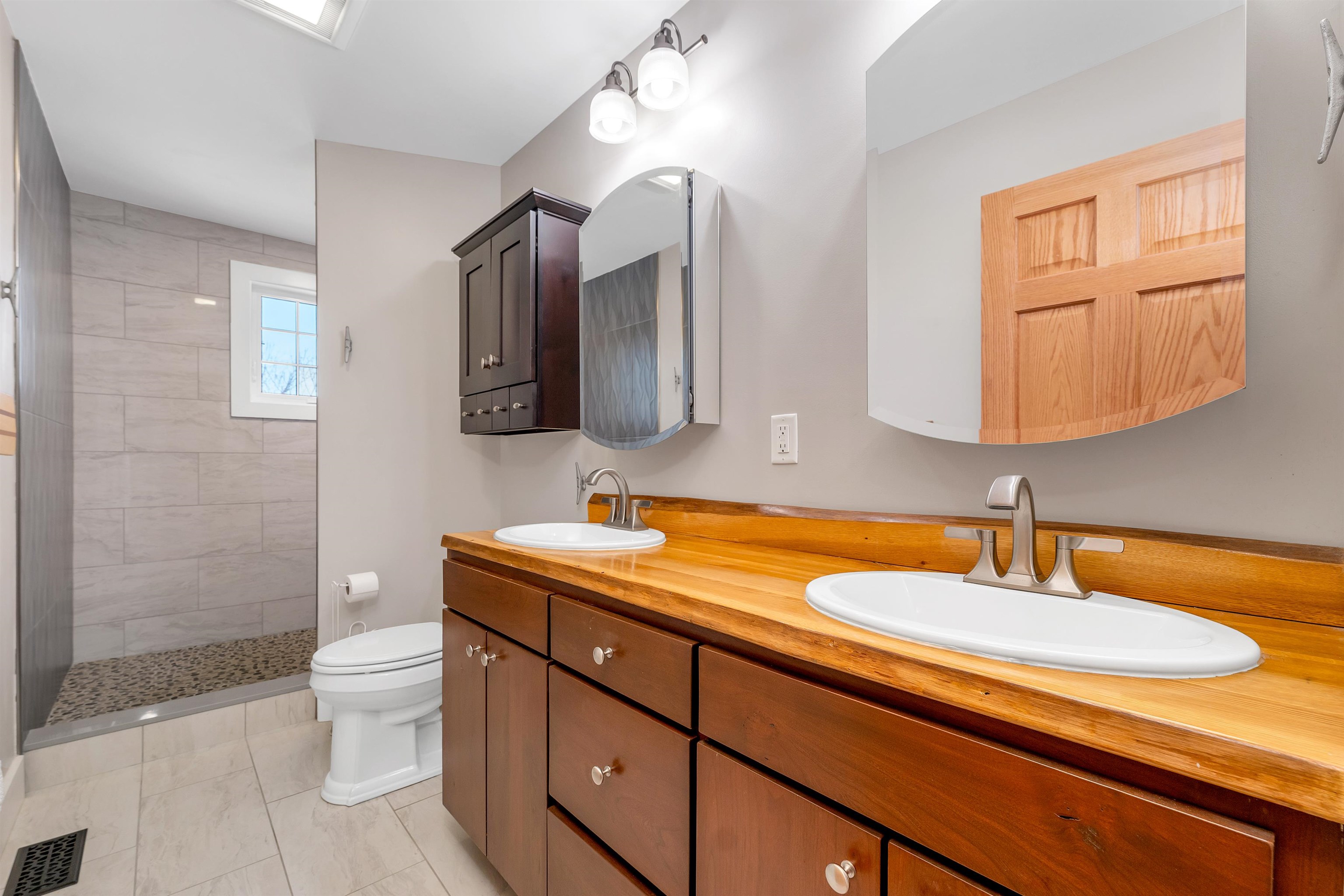 48 Broadway Property Photo 13