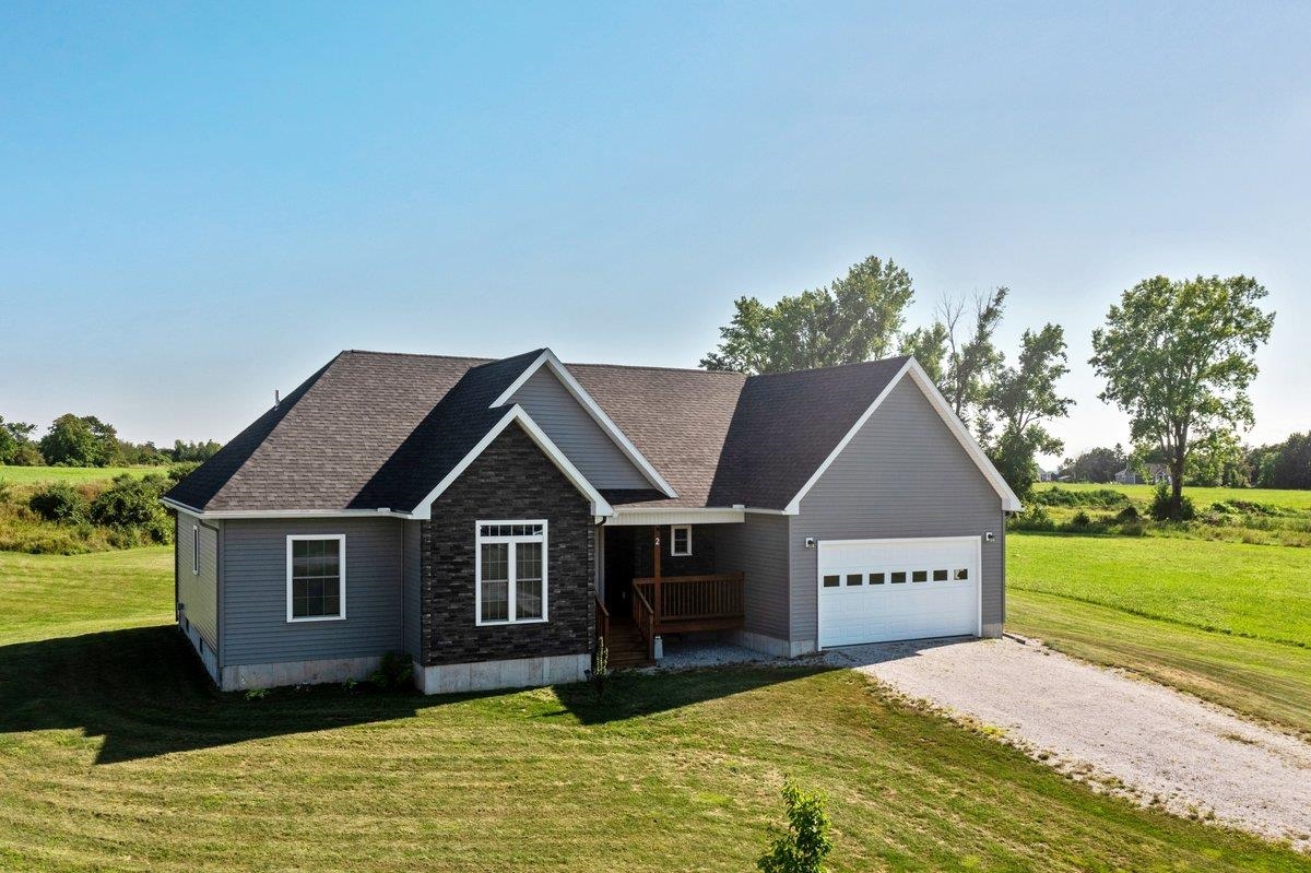 2 Tylers Way Property Photo