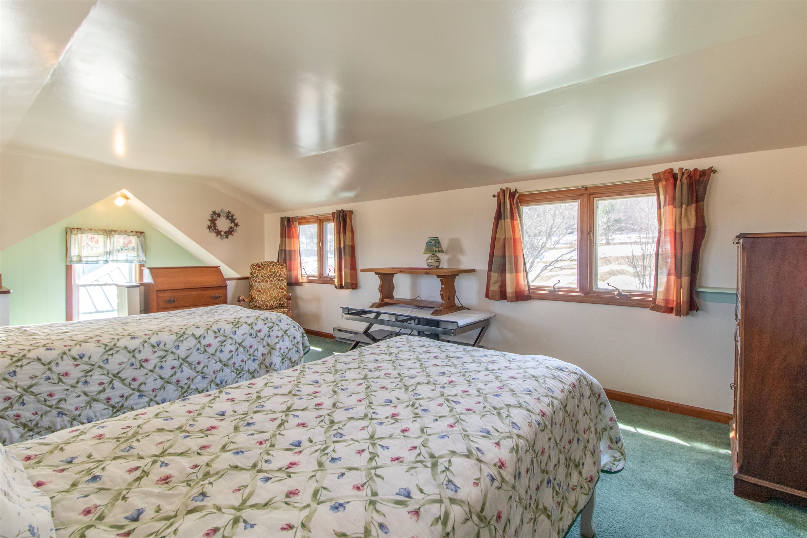 356 Pleasant Street Property Photo 25