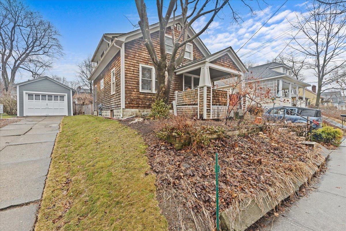 84 Charlotte Street Property Photo