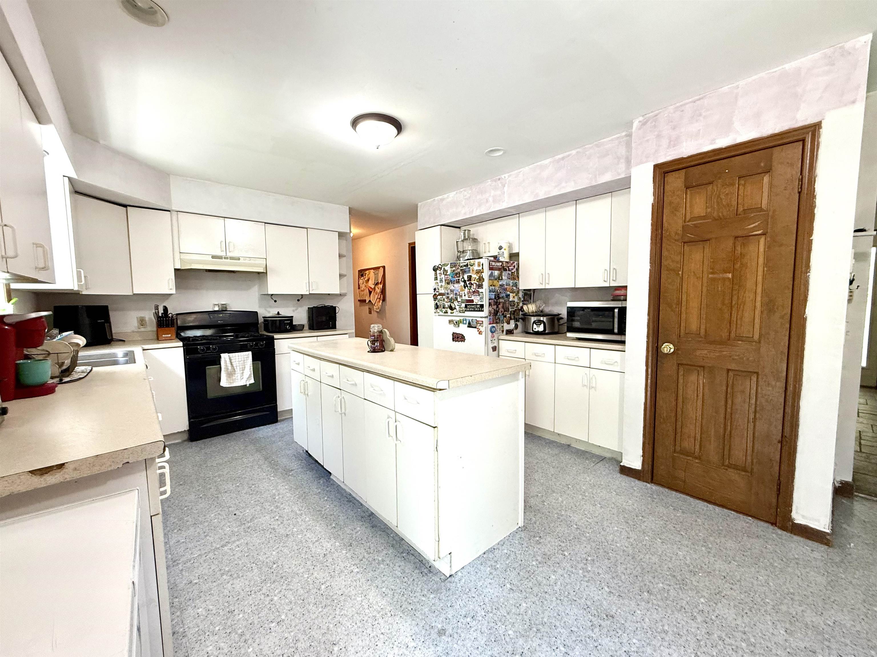 343 Haystack Road Property Photo 6
