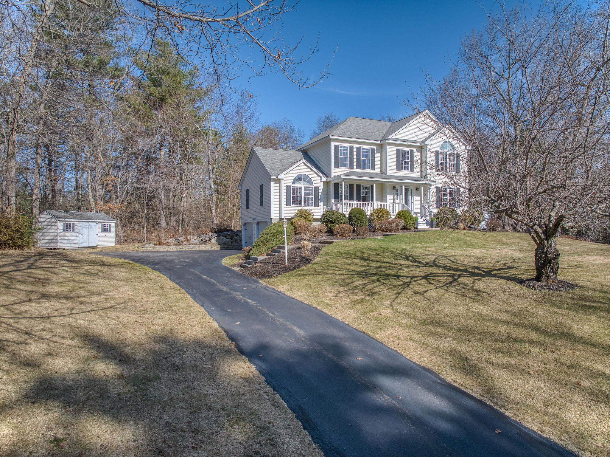 11 Coventry Ln Property Photo