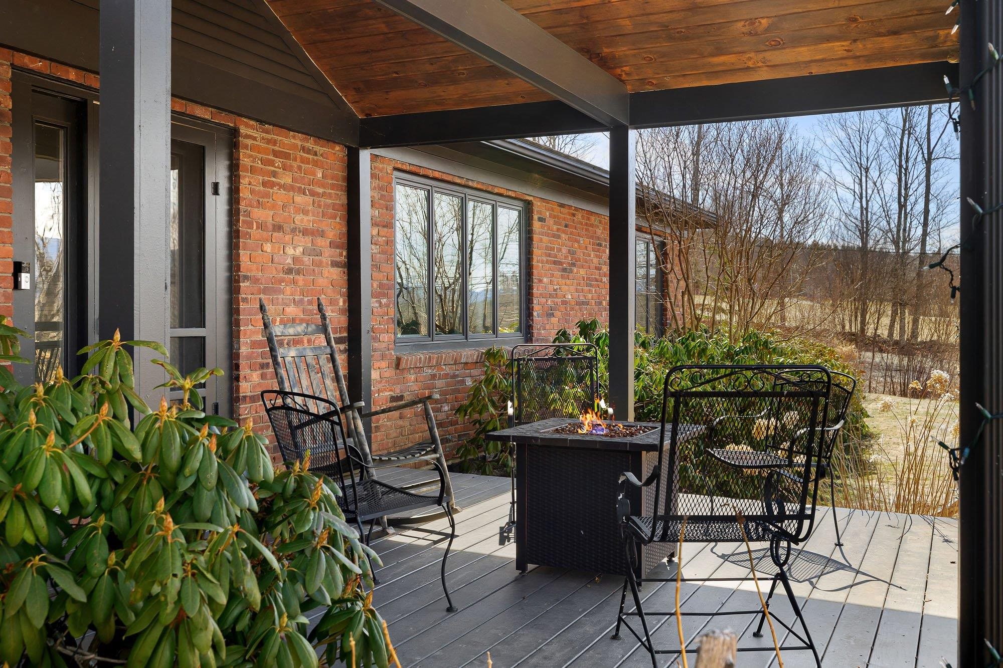 987 Common Road Property Photo