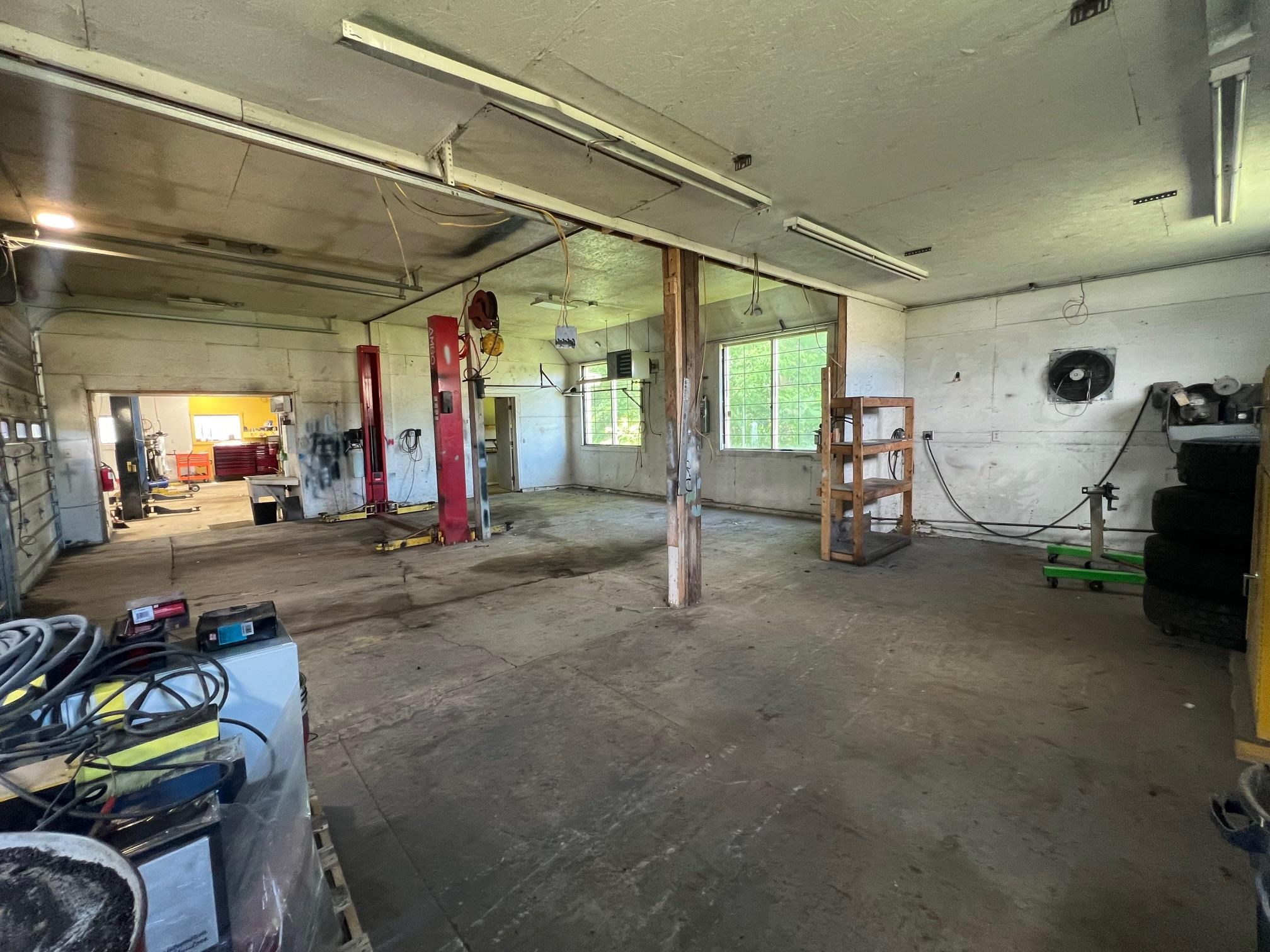 472 West Main Street Shop Property Photo 2