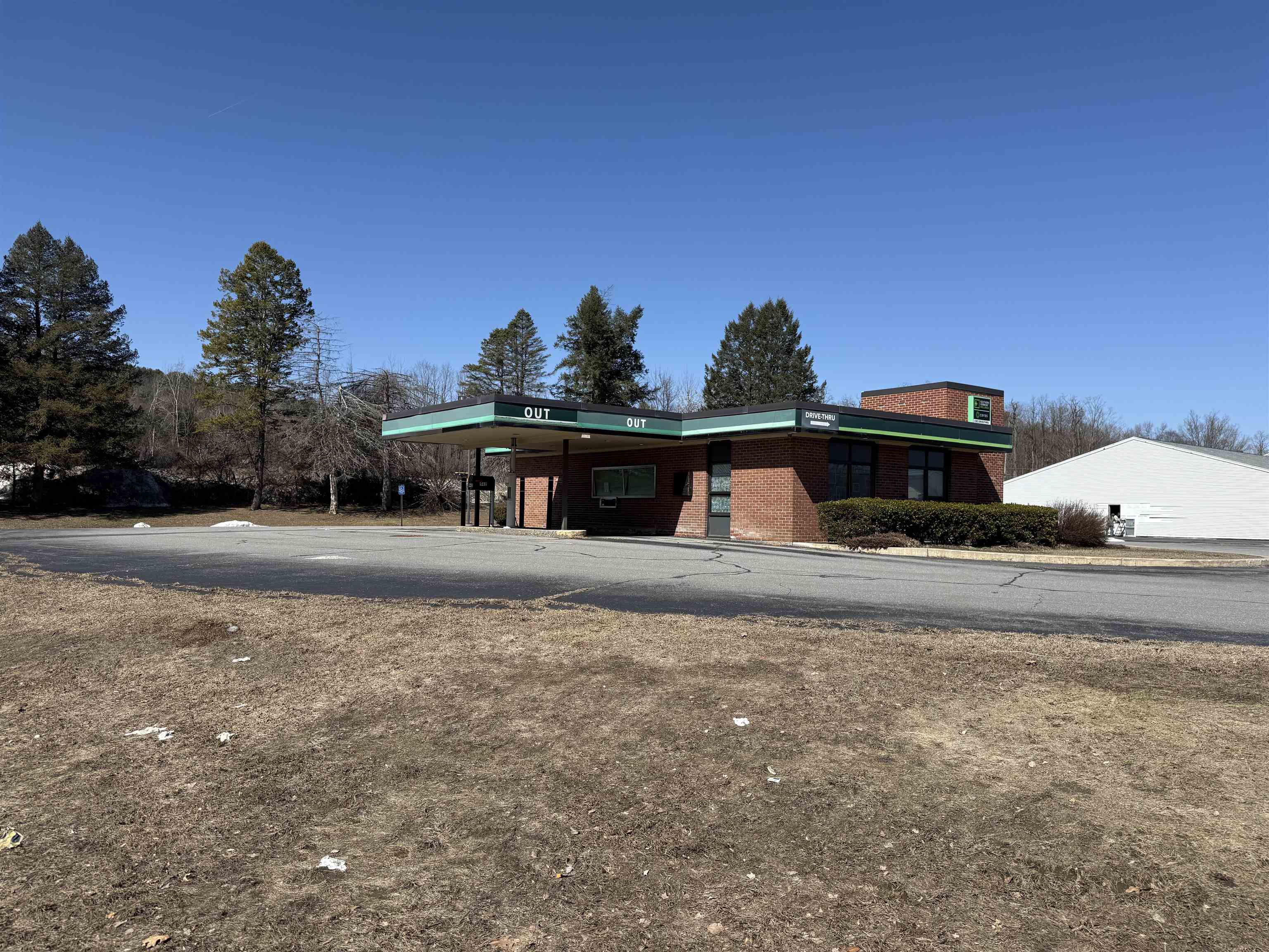 942 Putney Road Property Photo 4