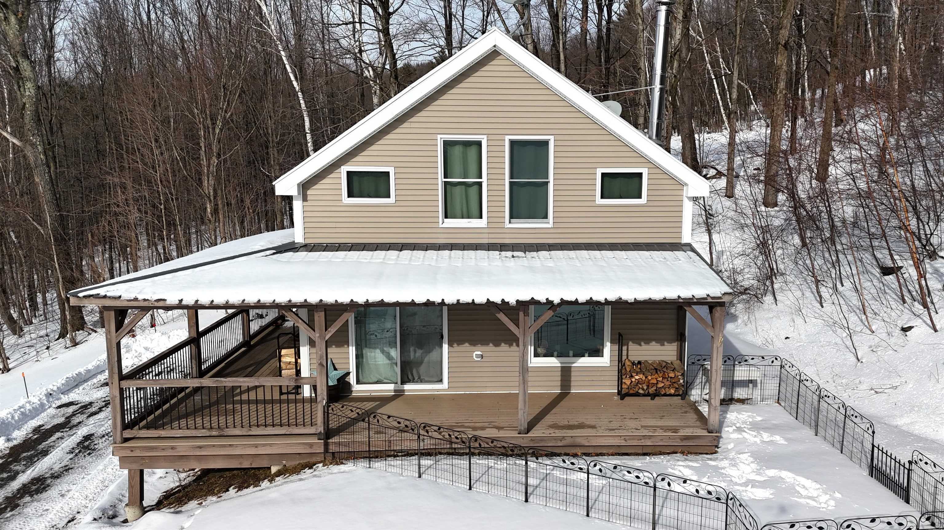89 Field Way Property Photo 2