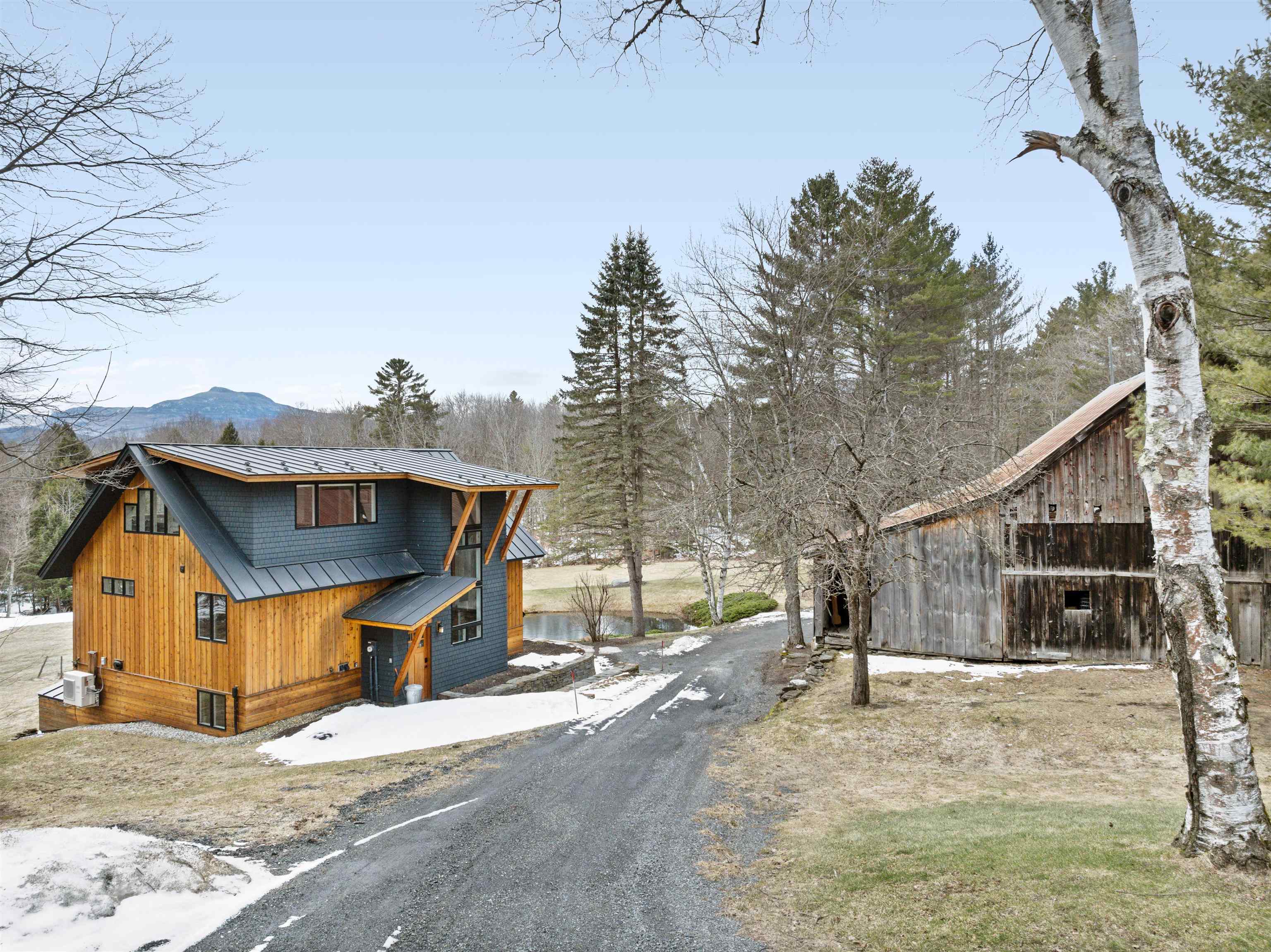 437 Lonesome Trail Property Photo 3