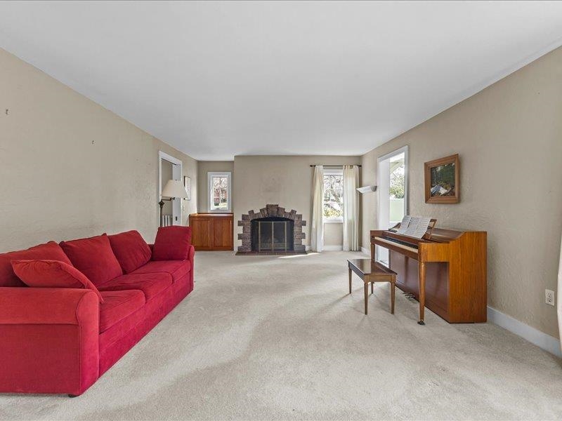 261 South Prospect Street Property Photo 6