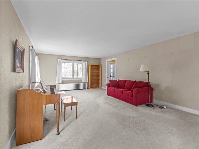 261 South Prospect Street Property Photo 8