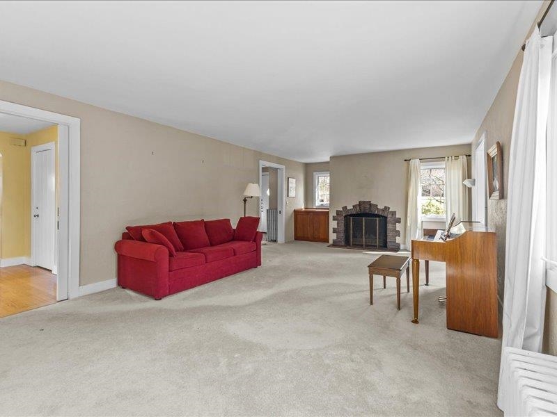 261 South Prospect Street Property Photo 9