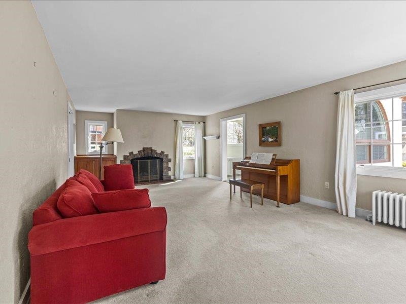 261 South Prospect Street Property Photo 10